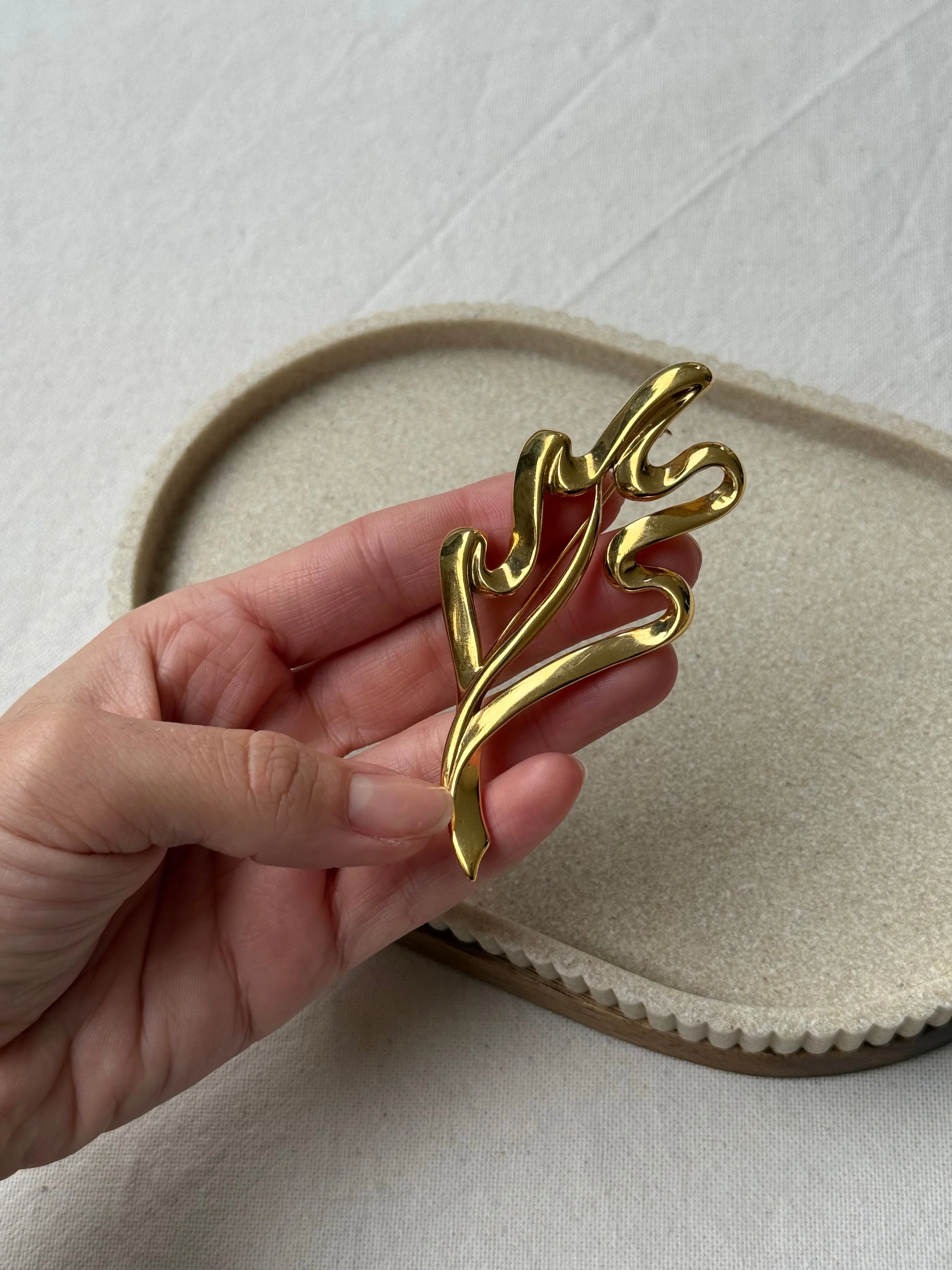 Broche Trifari Vintage - Feuillage Ajouré - Image 4