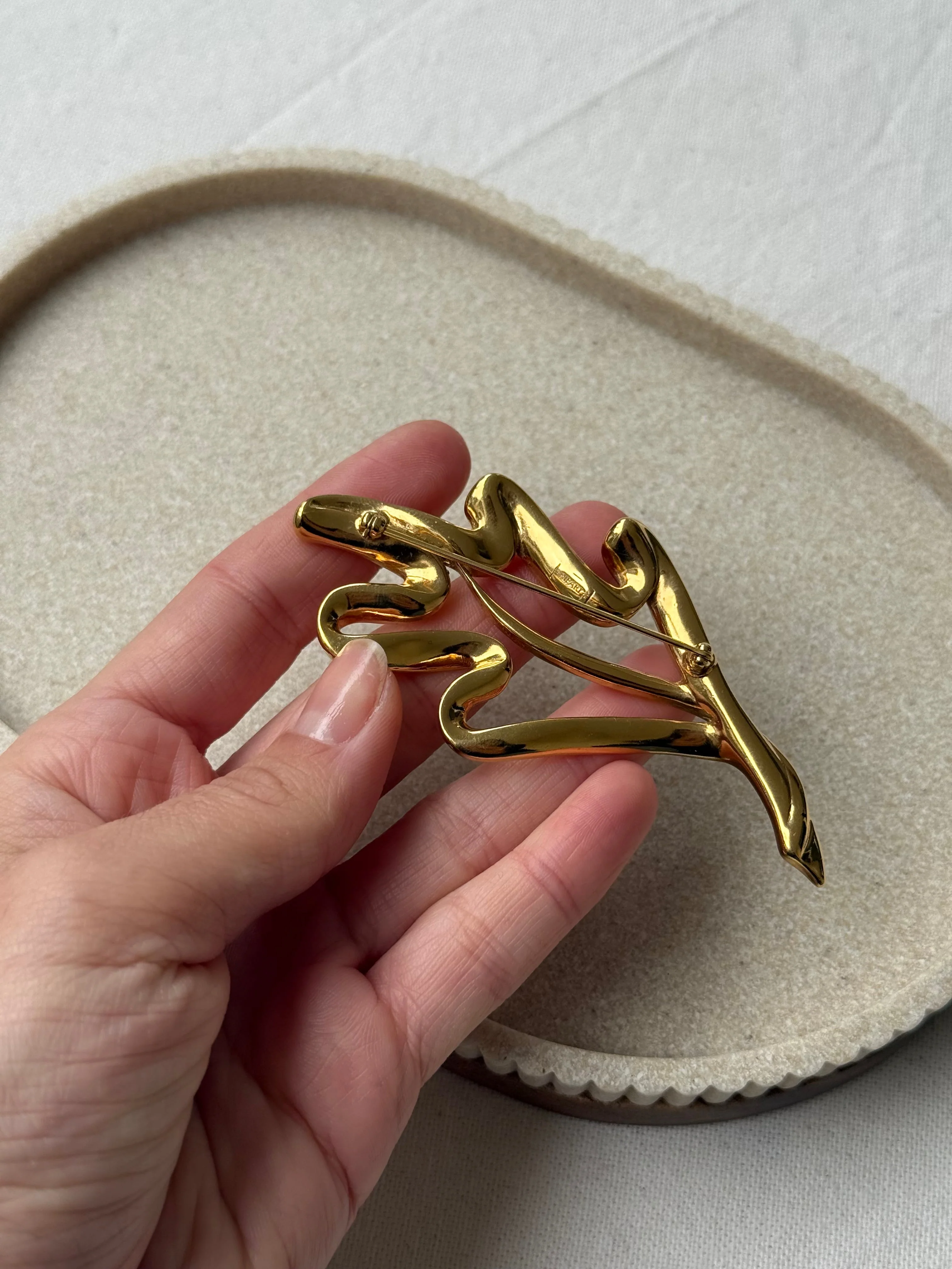 Broche Trifari Vintage - Feuillage Ajouré - Image 5