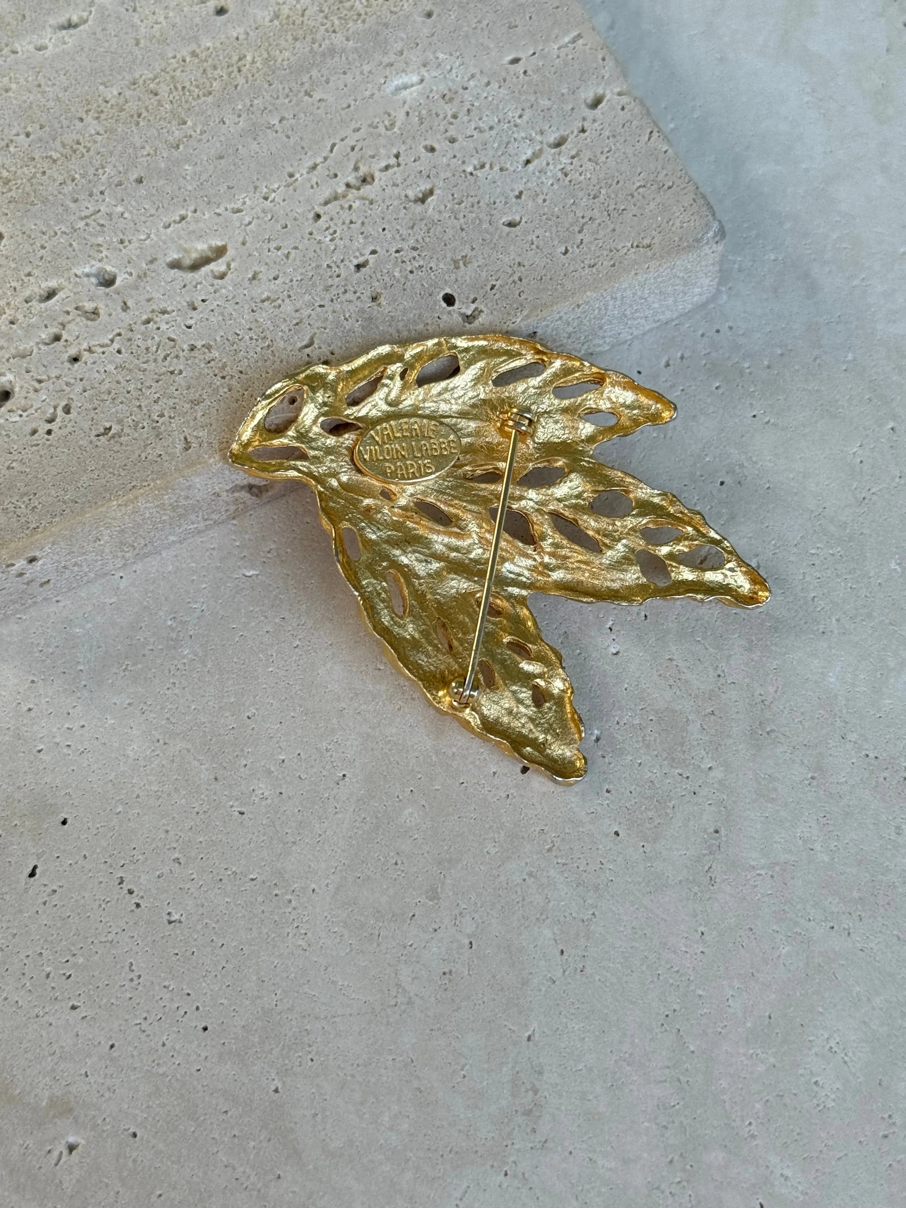 Valérie Viloin Labbé - Broche Vintage - Feuille Dorée Ajourée - Image 3