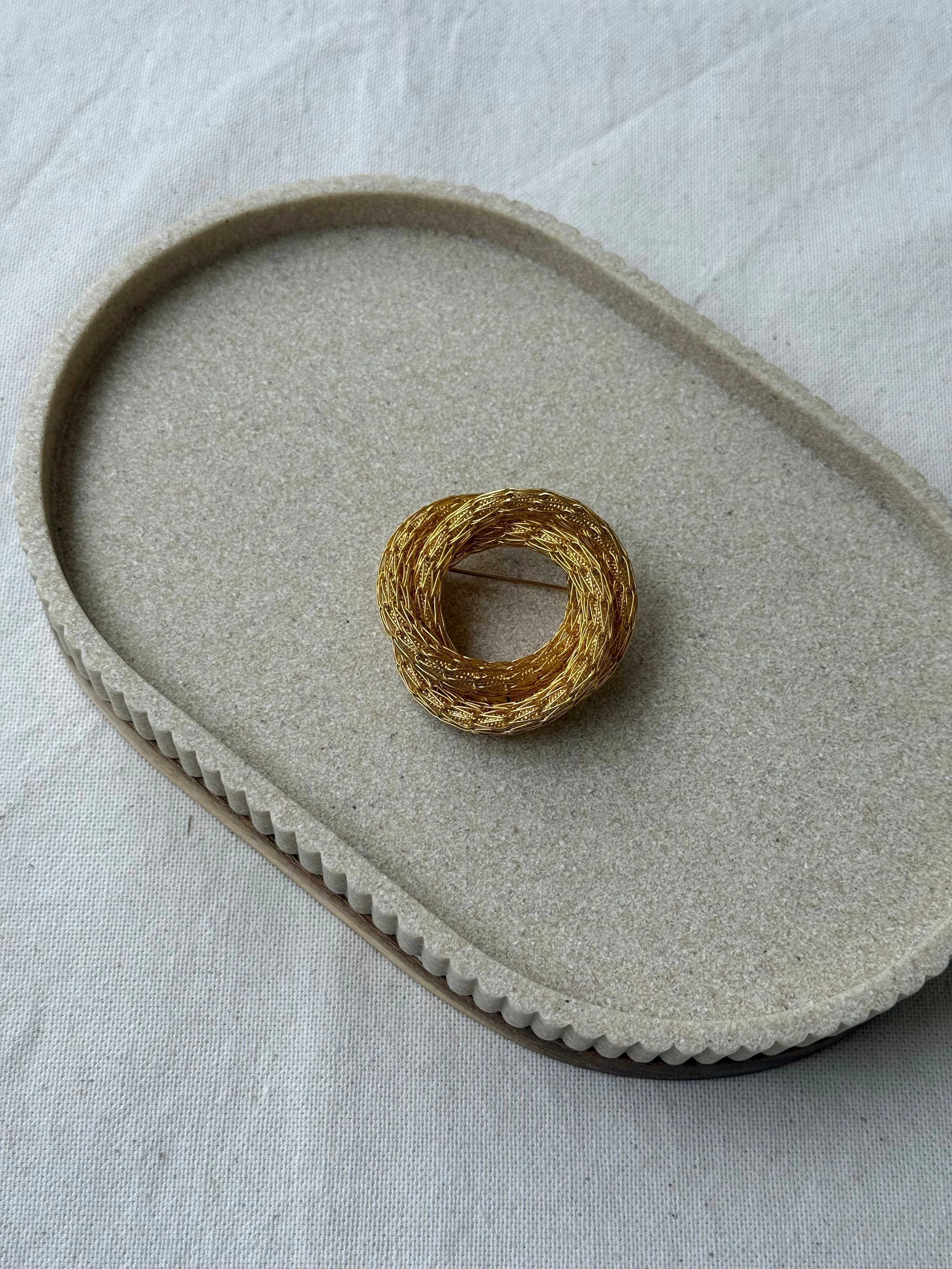 Broche Vintage - Couronne Texturée - Image 2