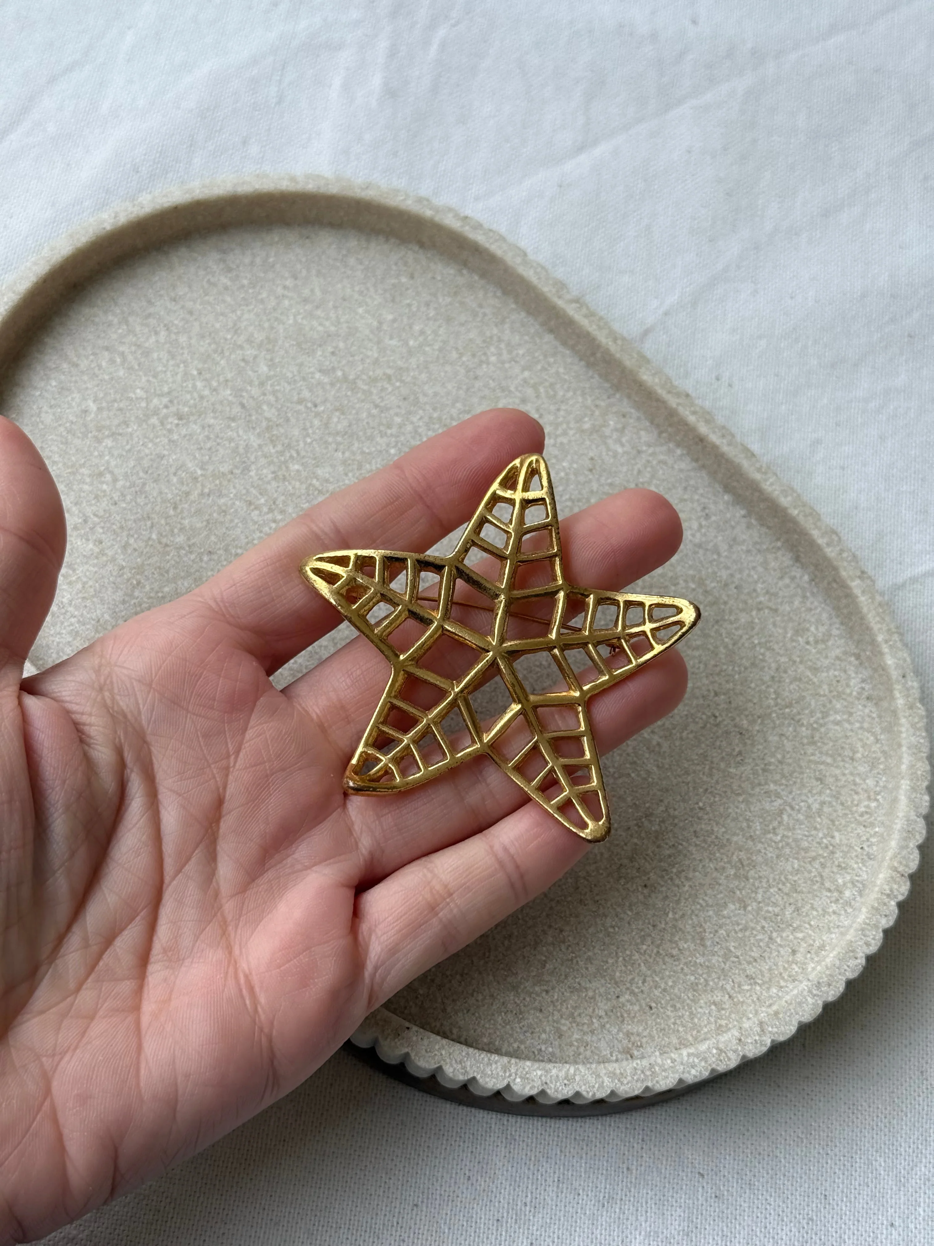 Broche Vintage - Étoile Ajourée - Image 4