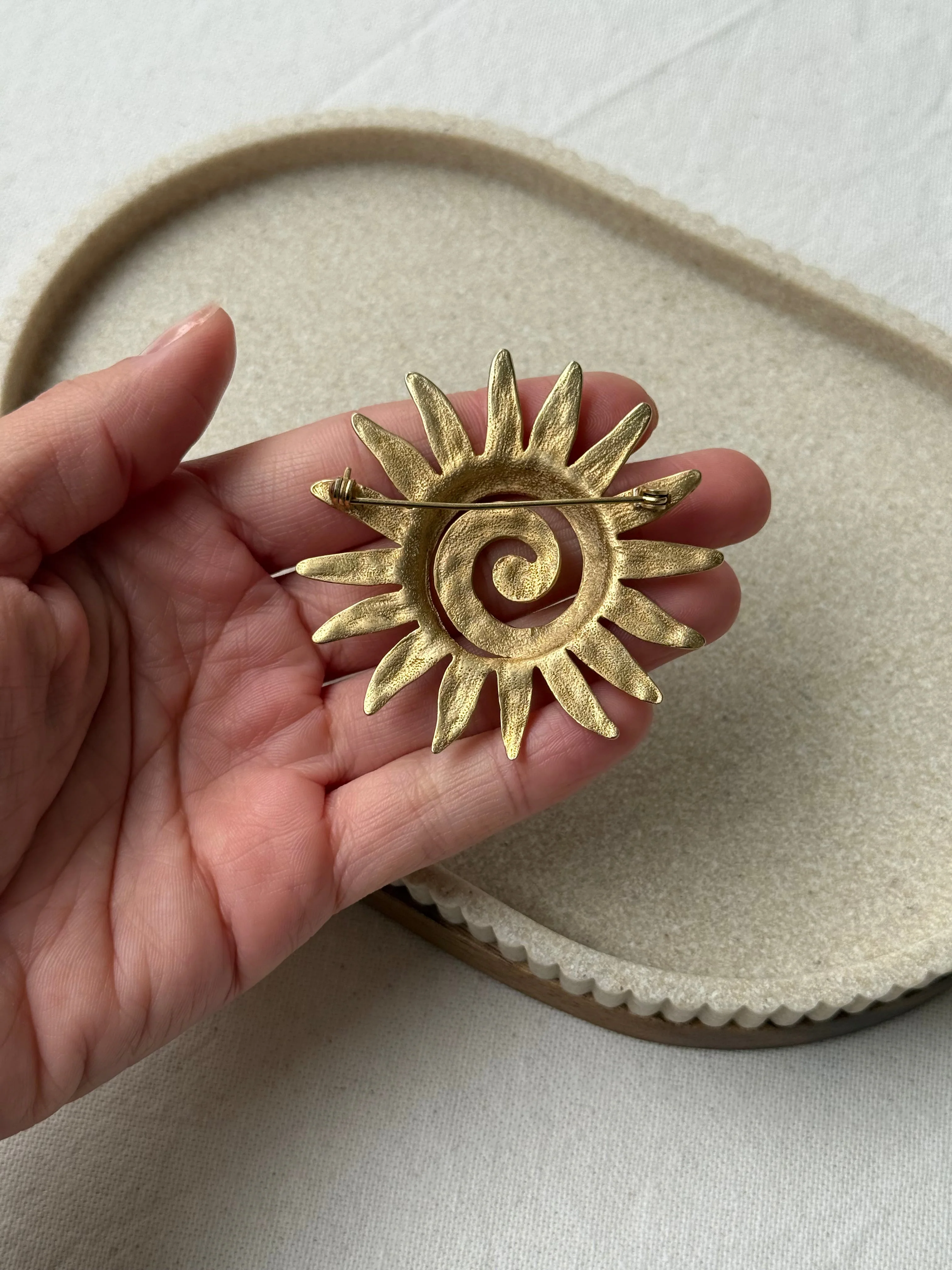 Broche Vintage - Soleil Spiralé - Image 5