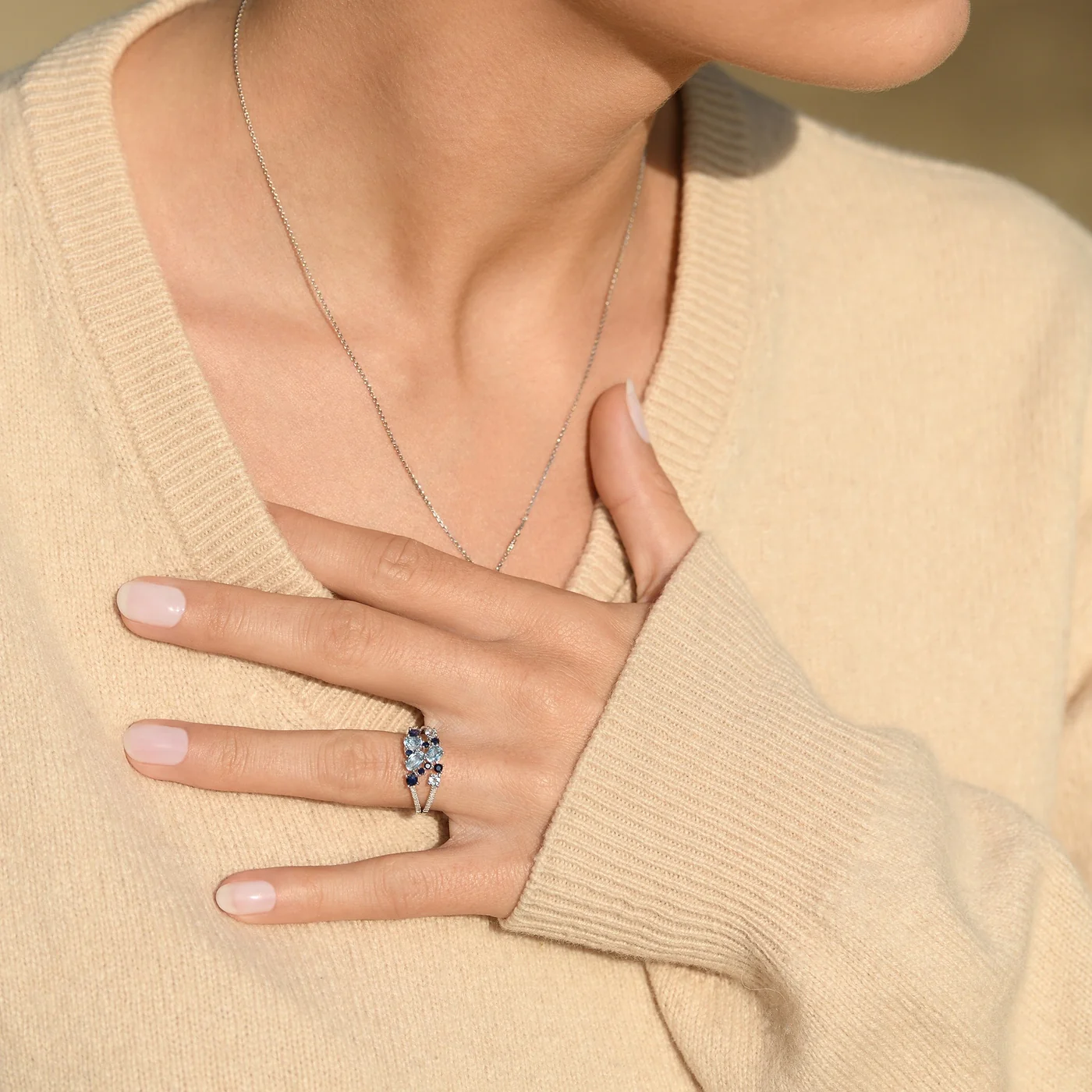 Bague "Saphir Elixir" D0,10/32 & Topaze Bleue 1,03/5 & Saphir 0,5/8 - Or Blanc 375/1000 - Image 4