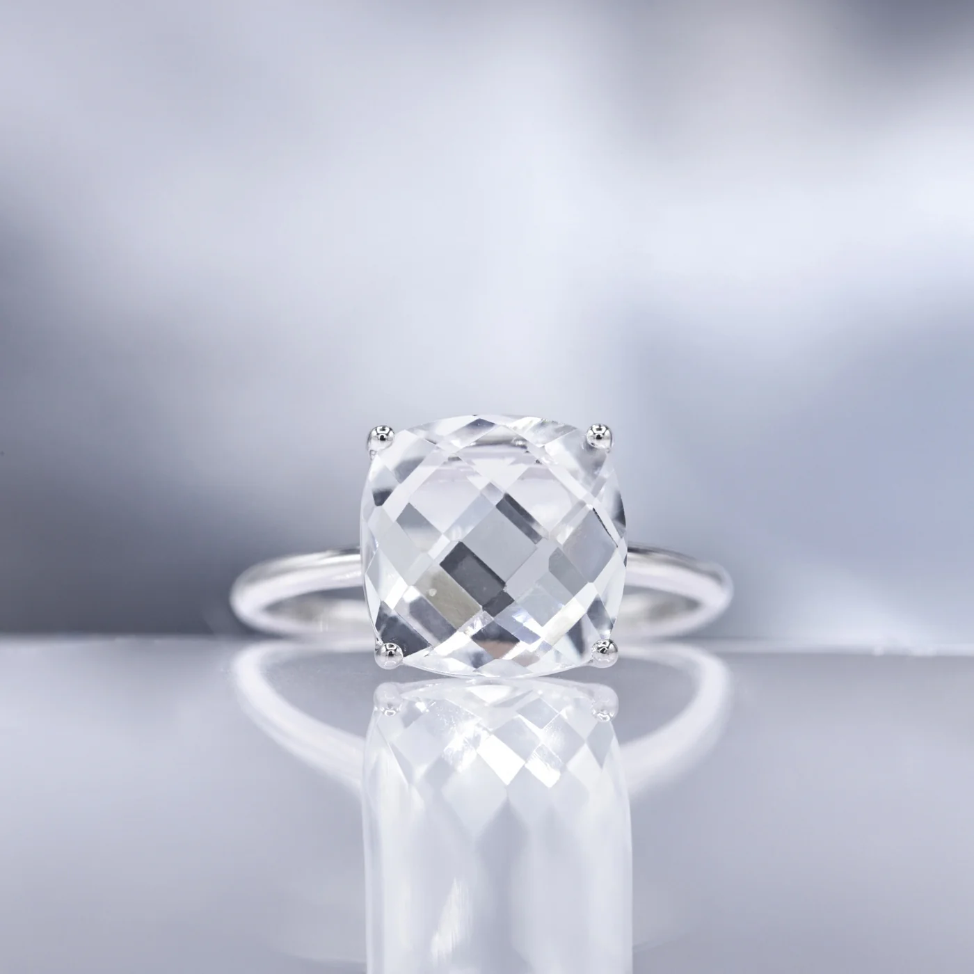Bague "Amathia" Topaze Blanche 5,5/1 - Or Blanc 375/1000 - Image 2