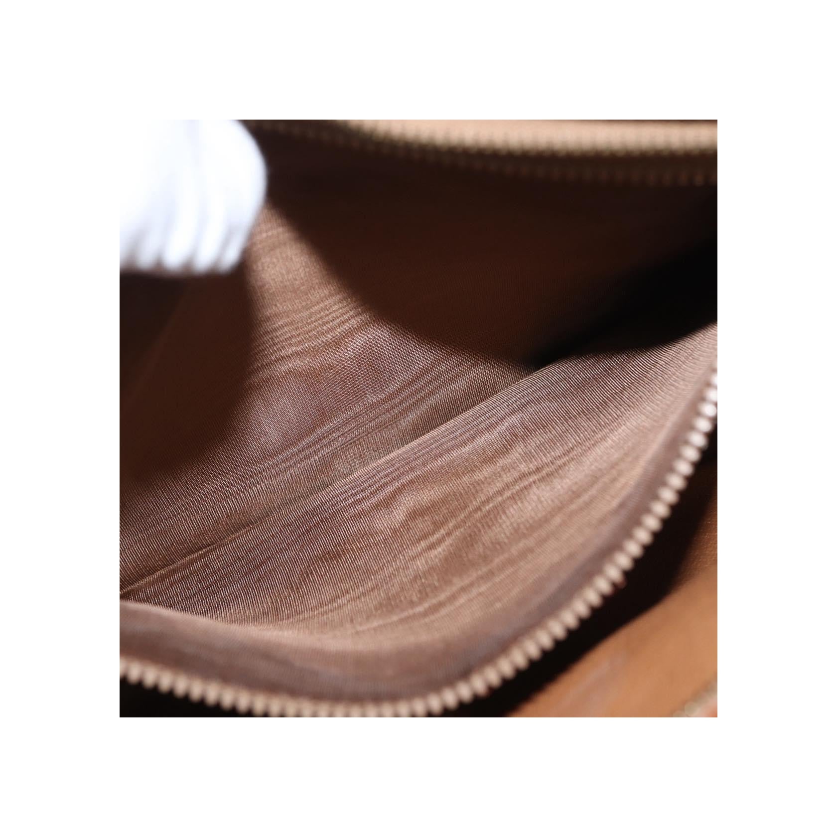 Pochette Celine Macadam - Beige - Image 17