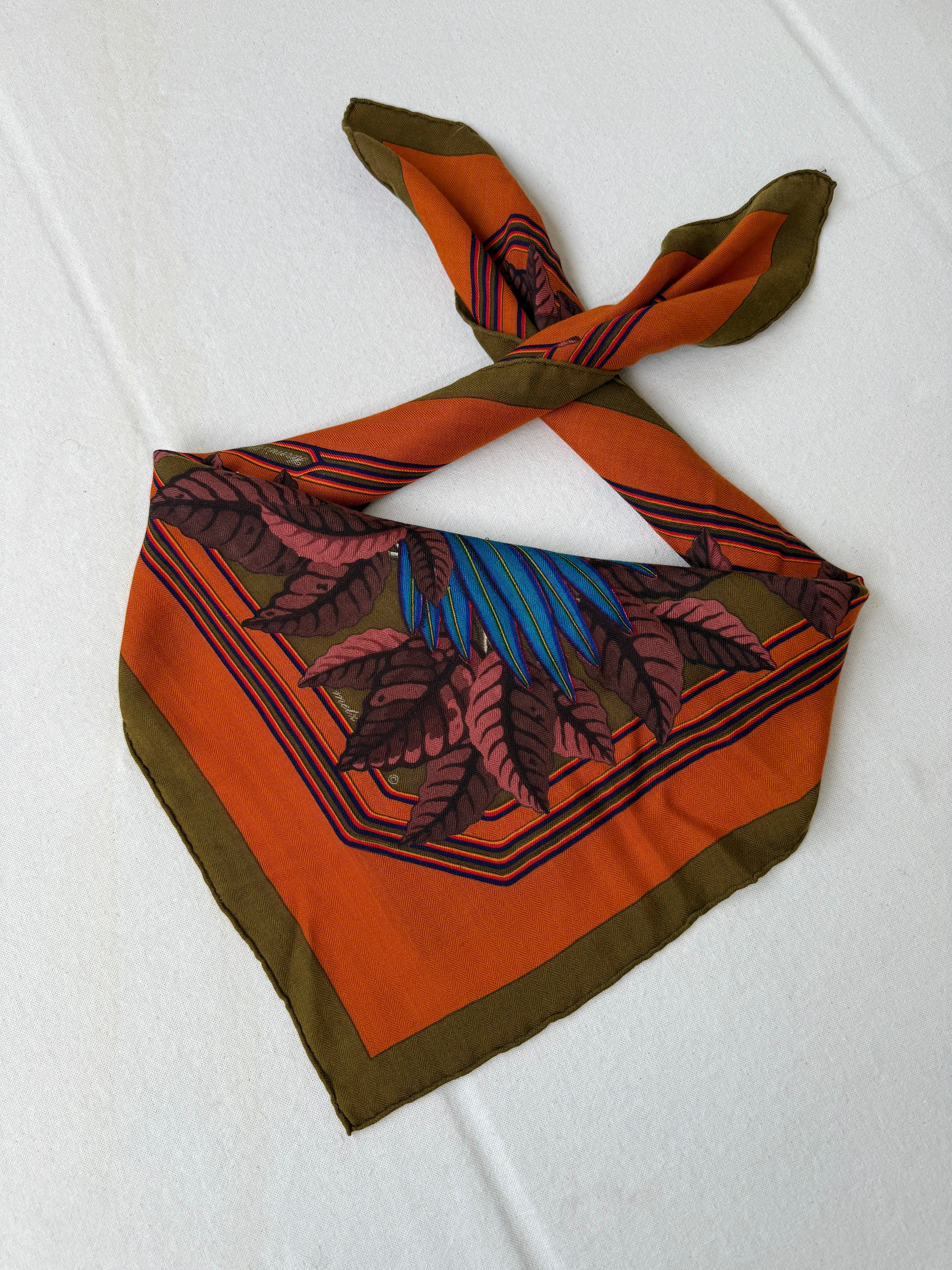 Châle Hermès 90 – Modèle Les Perroquets - Image 3