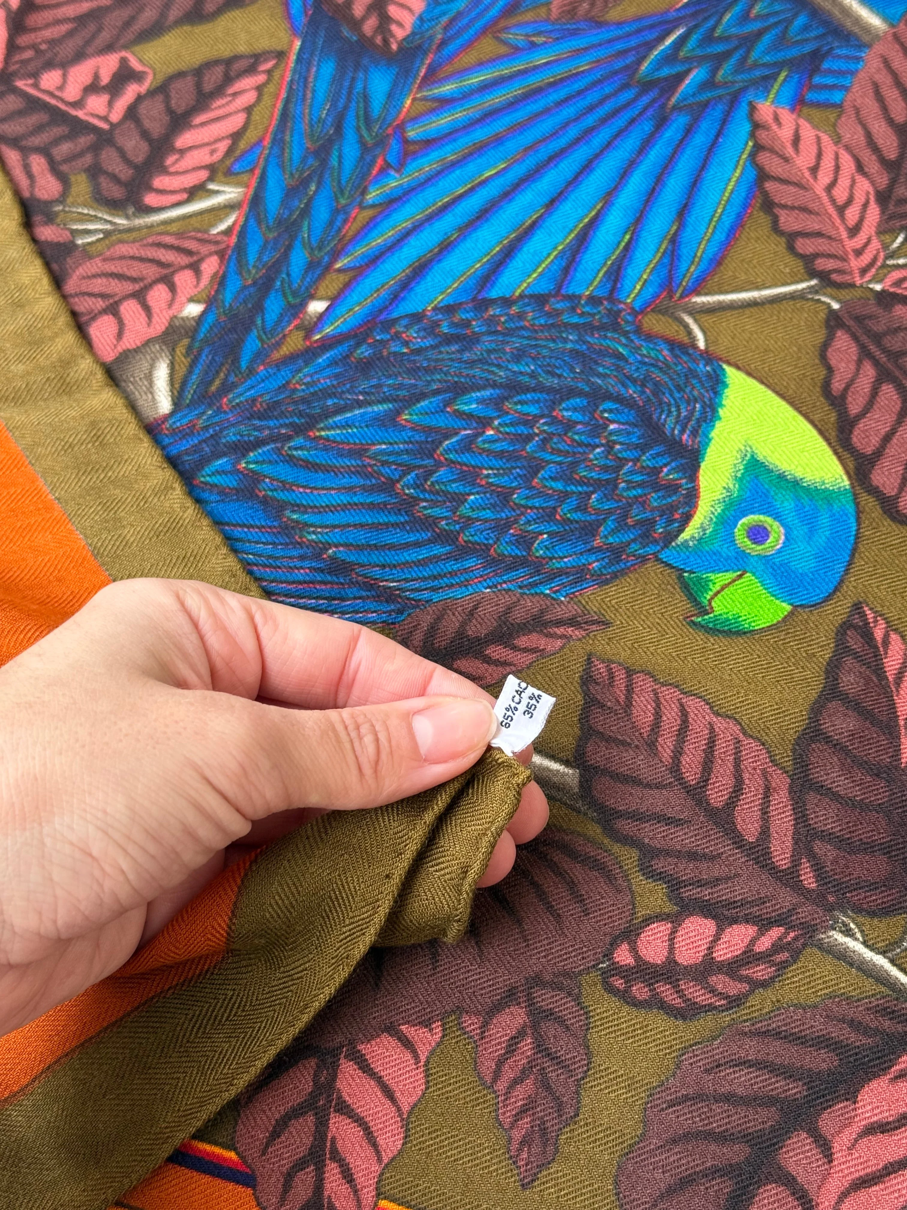 Châle Hermès 90 – Modèle Les Perroquets - Image 8