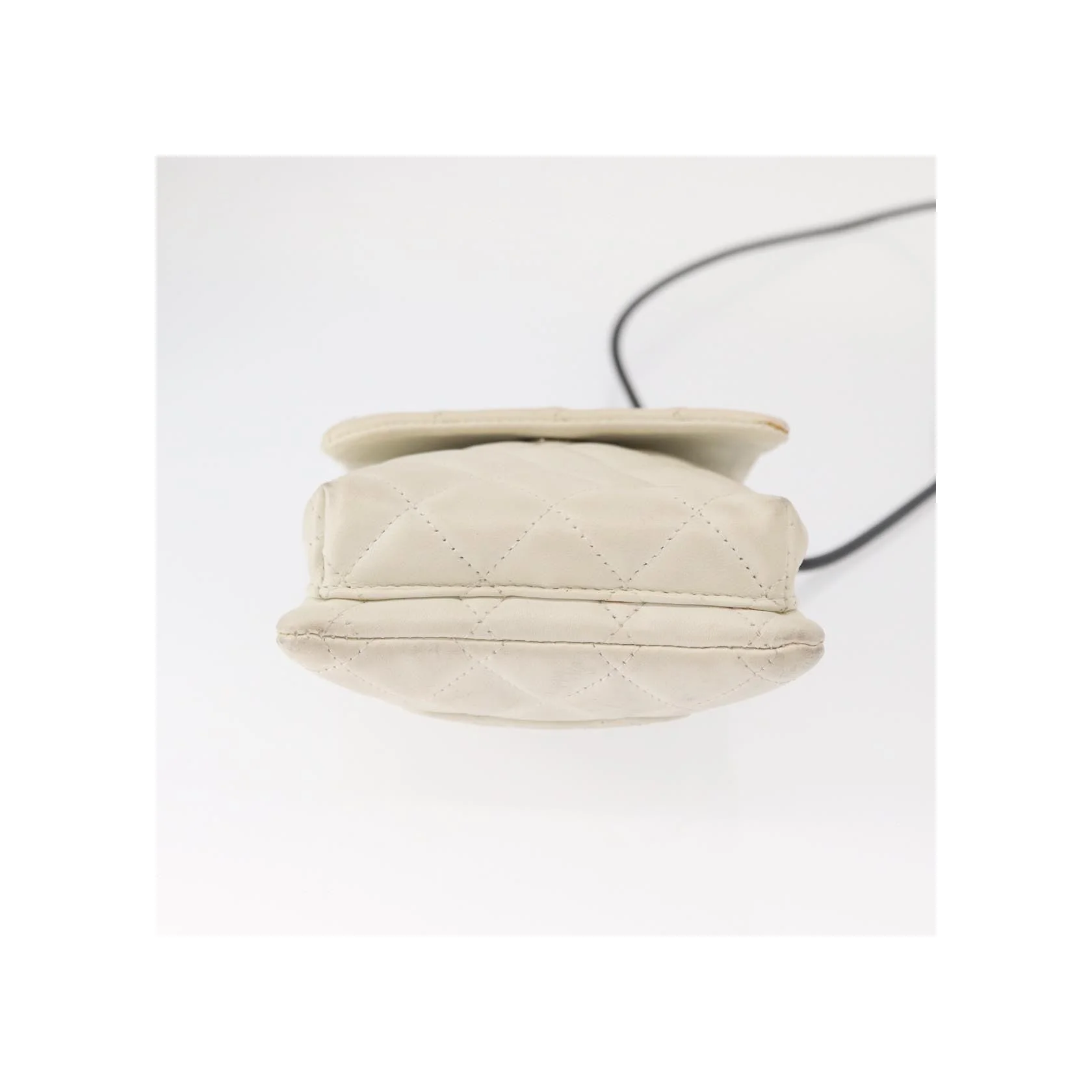 Sac Porté Croisé À Rabat Chanel Cambon - White - Image 17