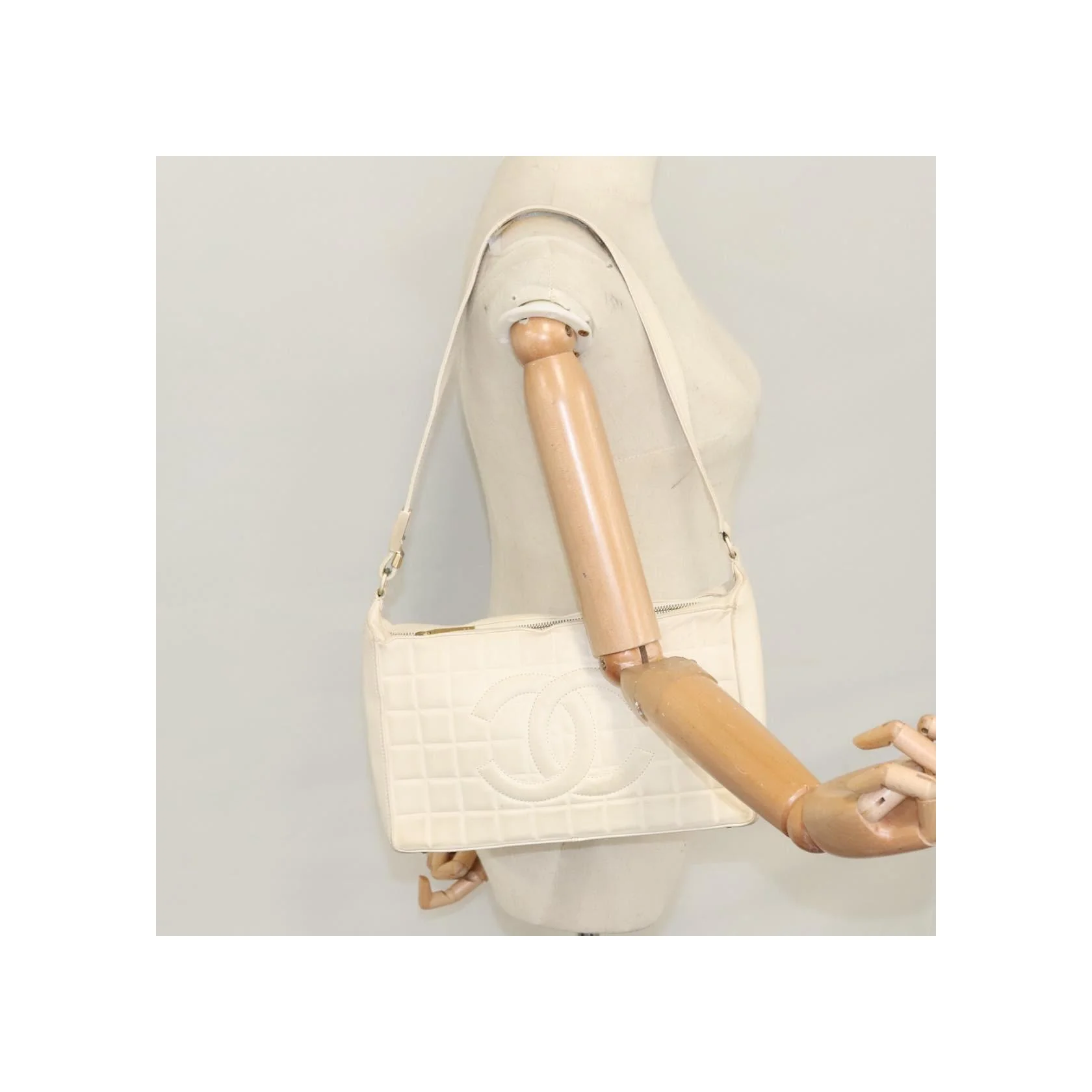 Sac À Bandoulière Chanel Chocolate Bar Cc - White - Image 14
