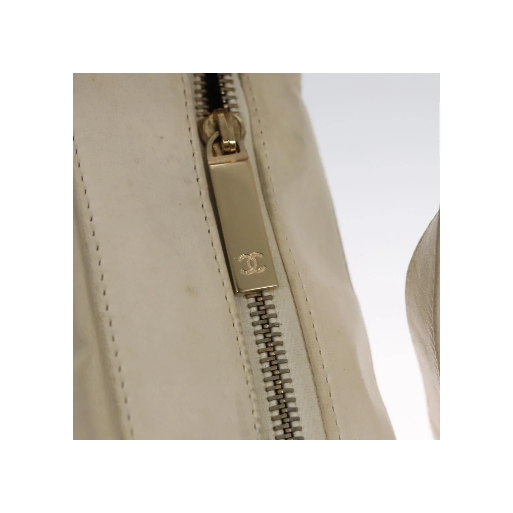 Sac À Bandoulière Chanel Chocolate Bar Cc - White - Image 19