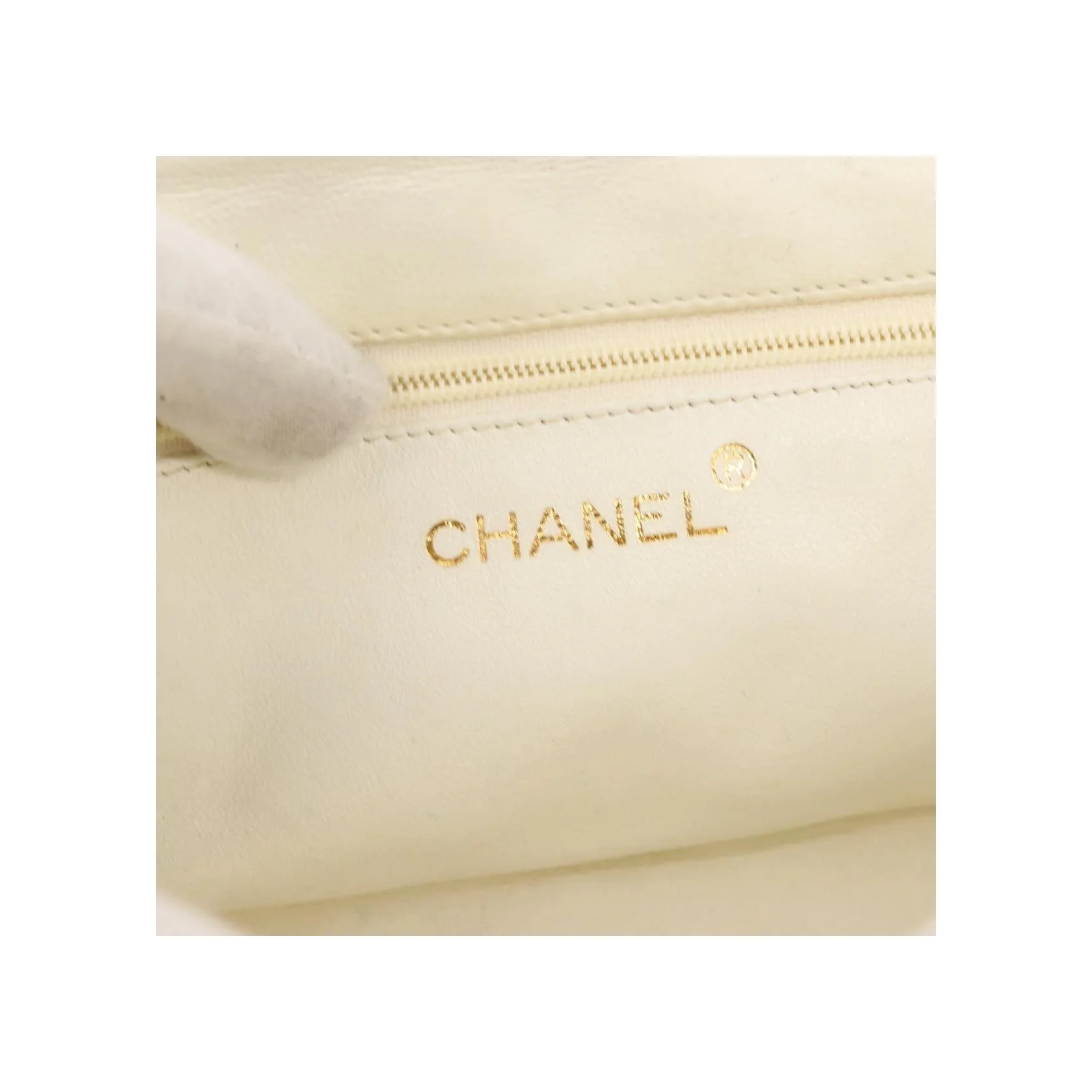 Grand Portefeuille À Rabat Chaîne Chanel - White - Image 6