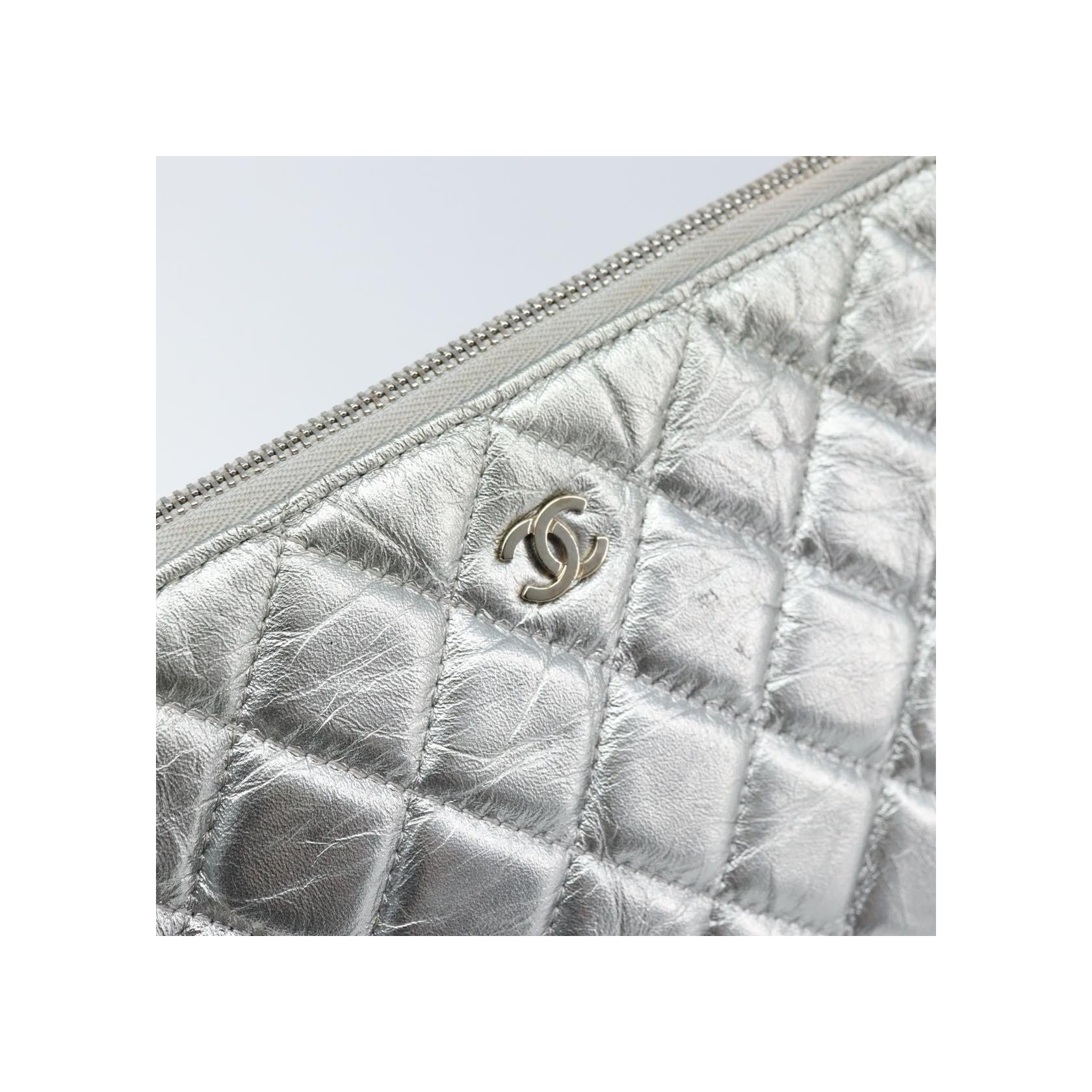 Pochette Chanel O Case - Silver - Image 14