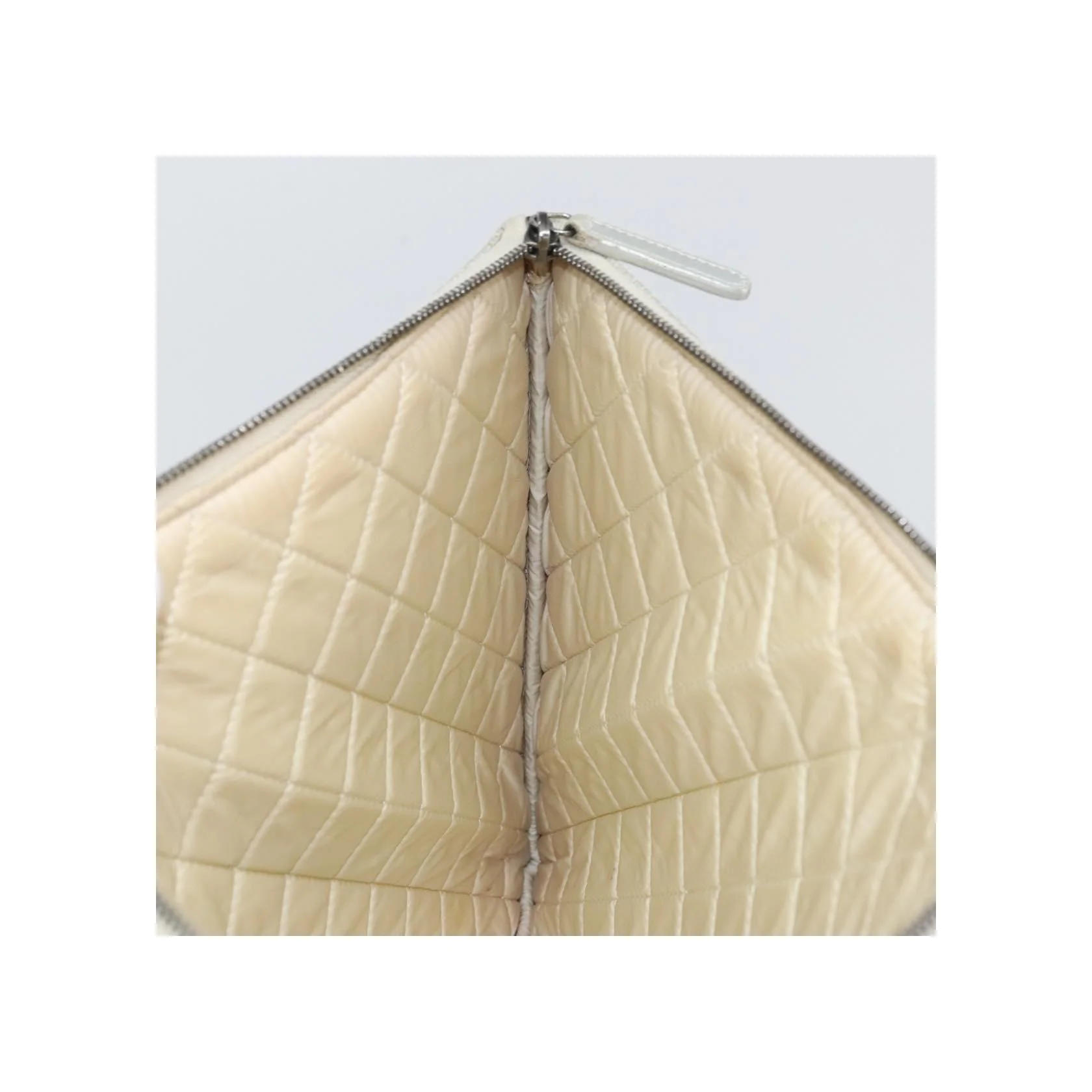 Pochette Chanel O Case - Silver - Image 17
