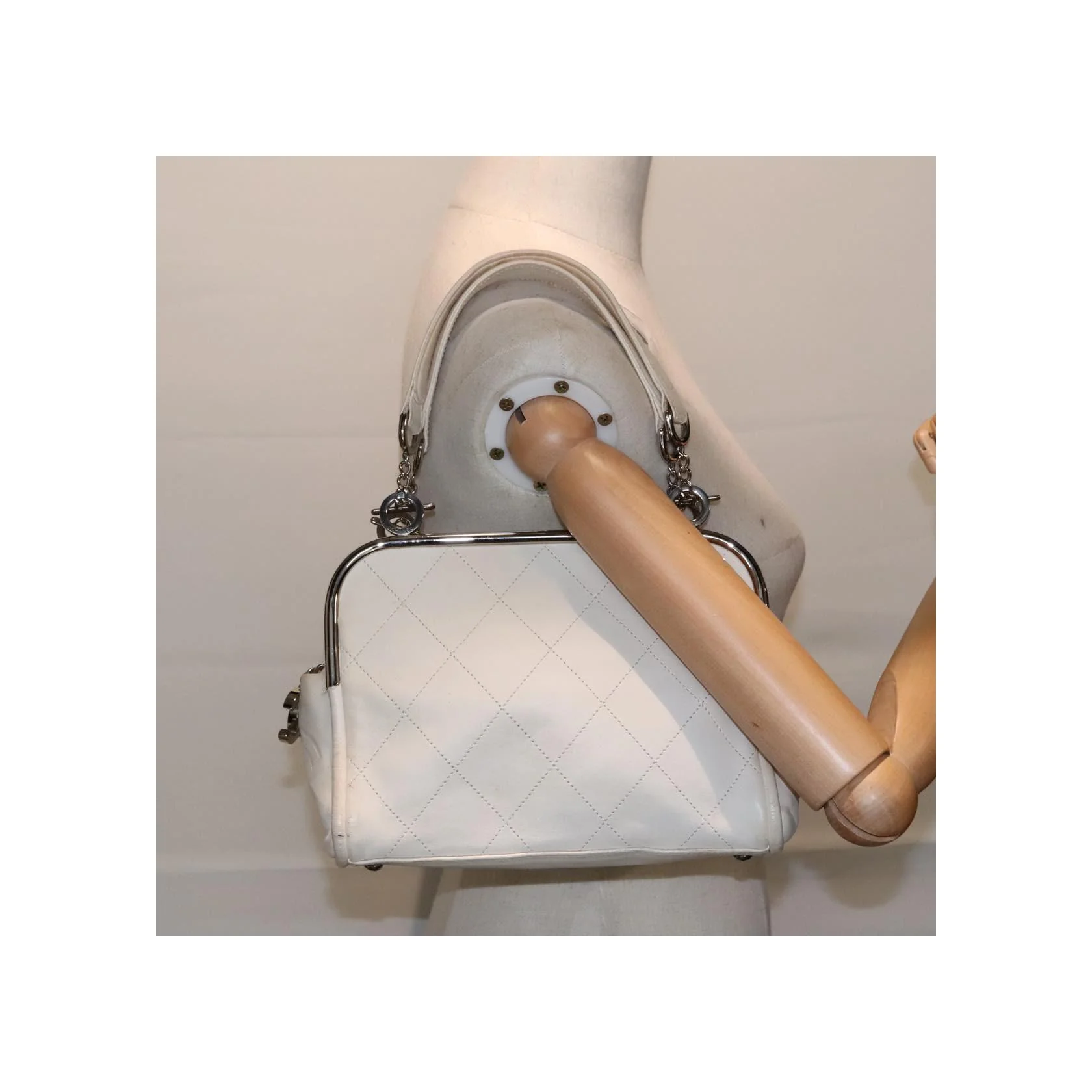 Sac À Armature Chanel Ultimate Soft - White - Image 14