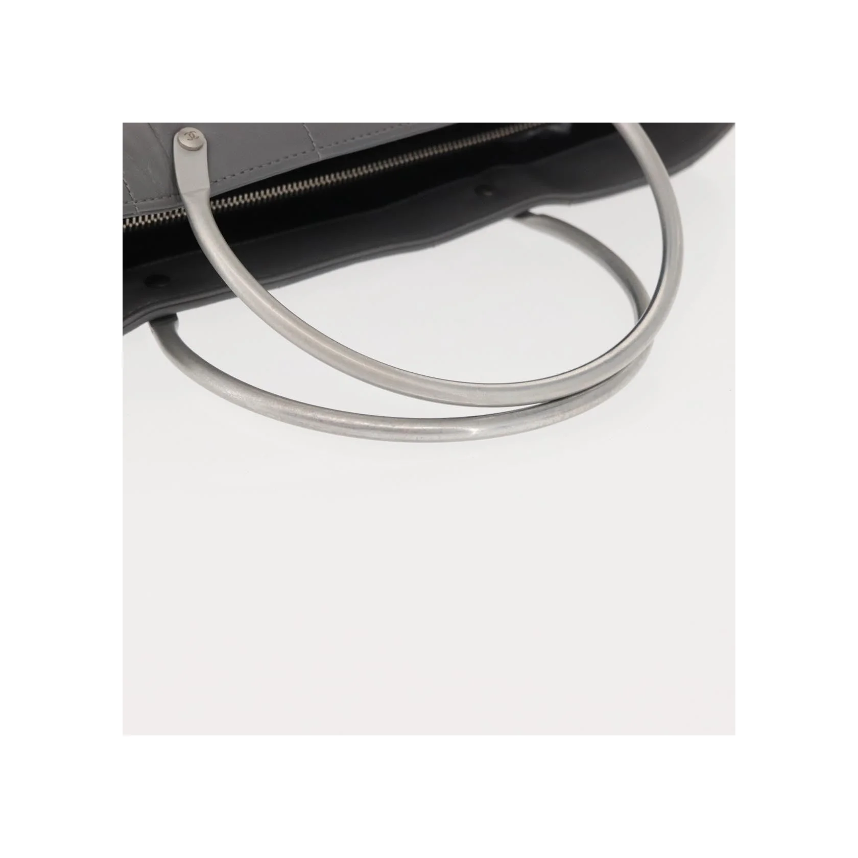 Tote Bag Chanel Vintage Chocolate Bar Metal Ring - Gray - Image 12