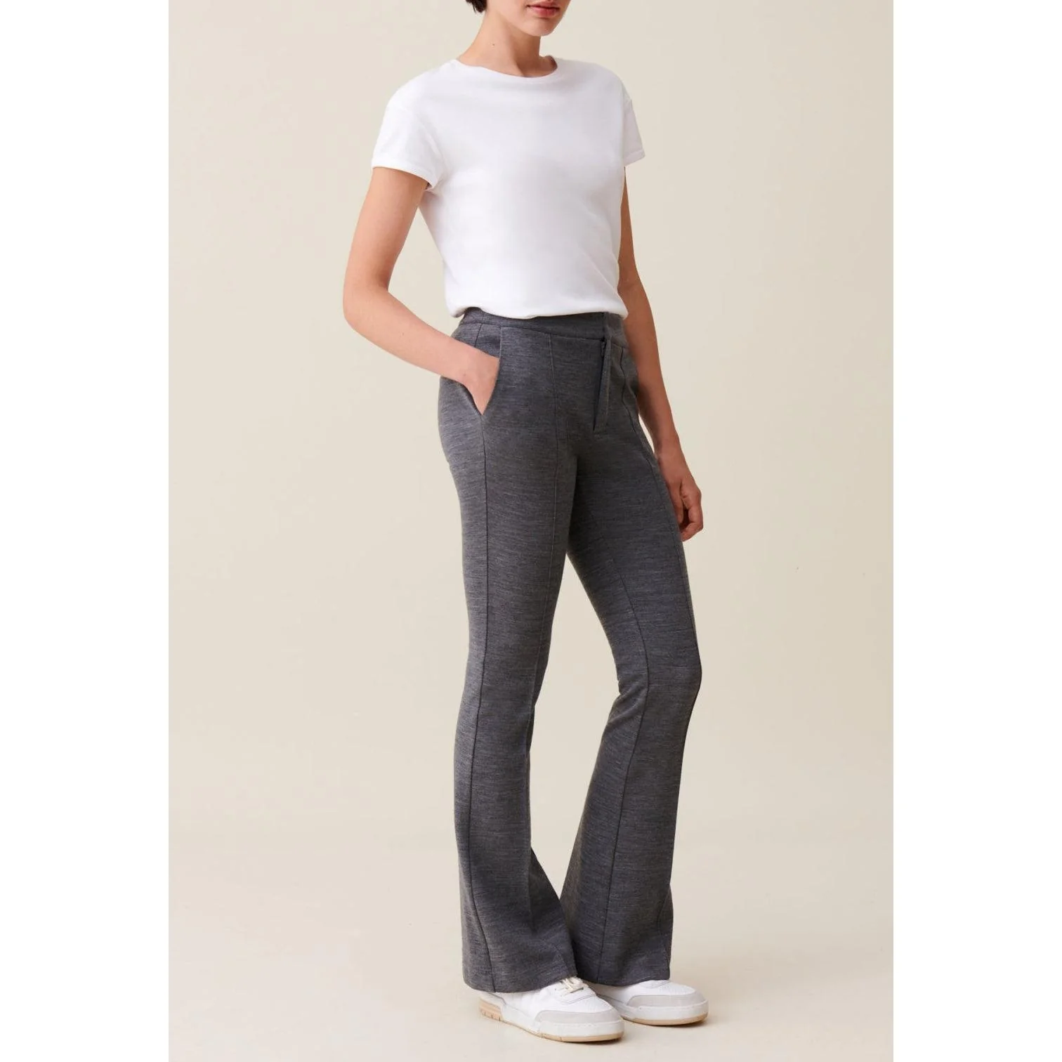 Pantalon Flare Près Du Corps Gris - Image 3