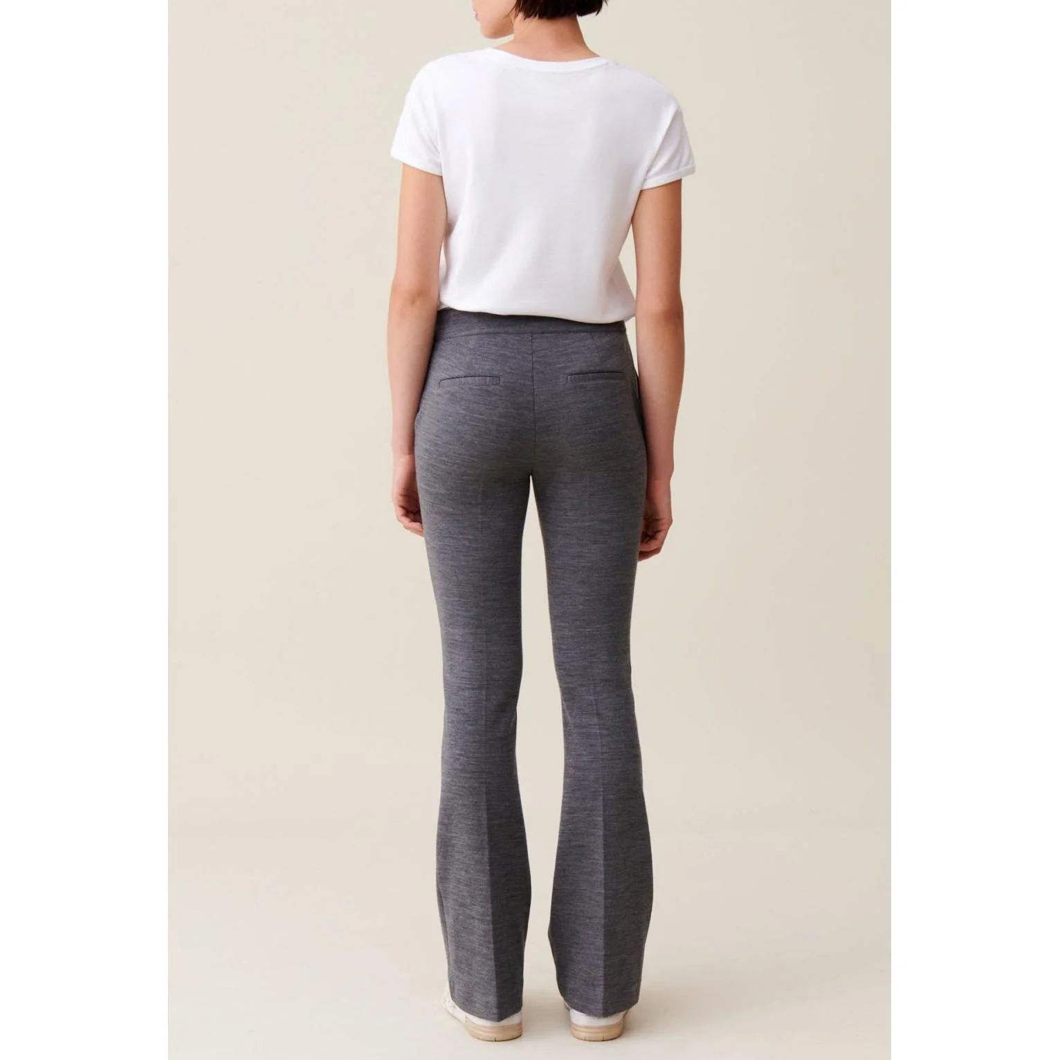 Pantalon Flare Près Du Corps Gris - Image 4
