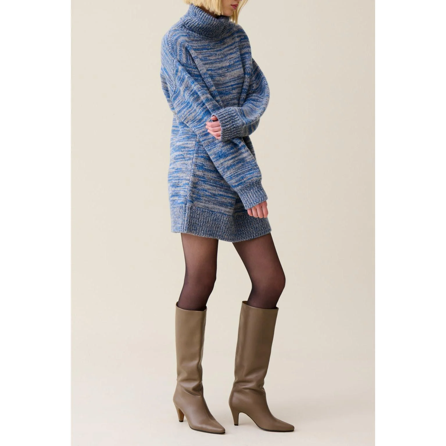Robe Courte Laine Col Roulé - Image 2
