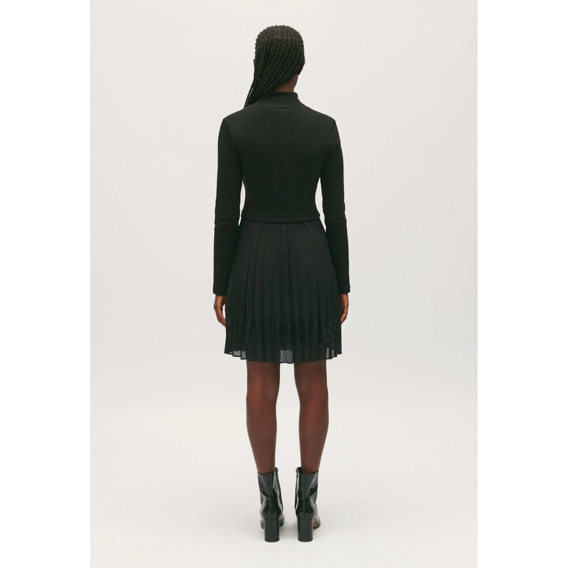 Robe Twist Courte Plissée Noire - Image 5