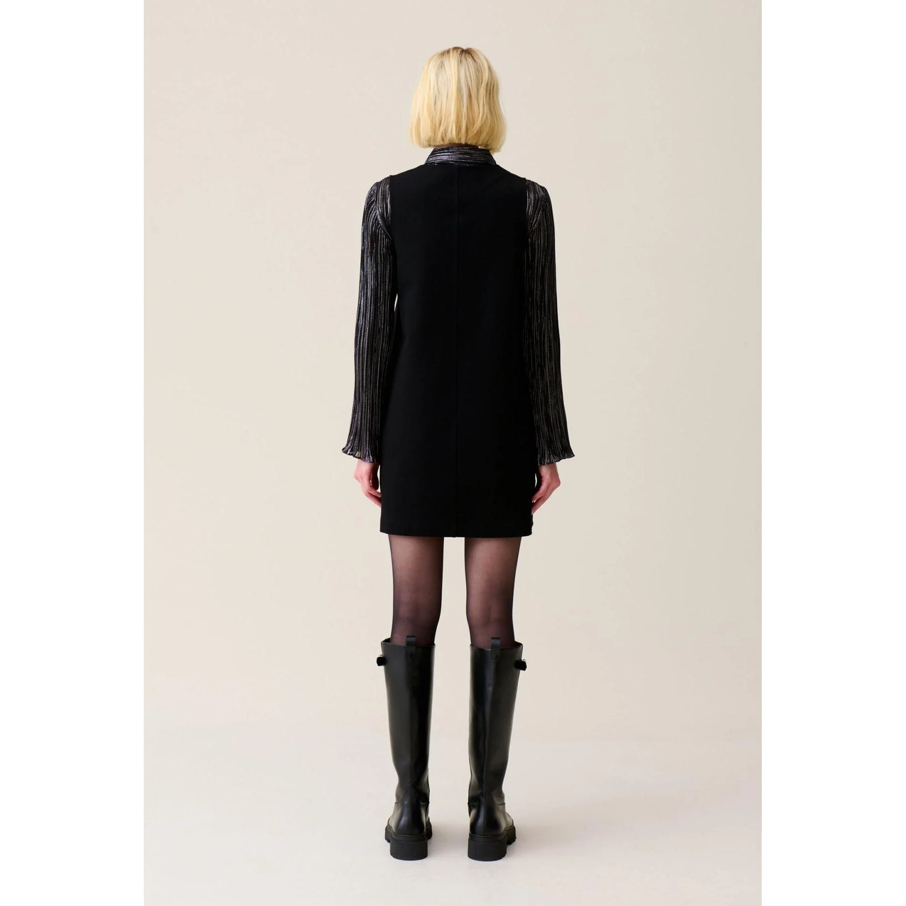 Robe Courte Sans Manches - Image 5