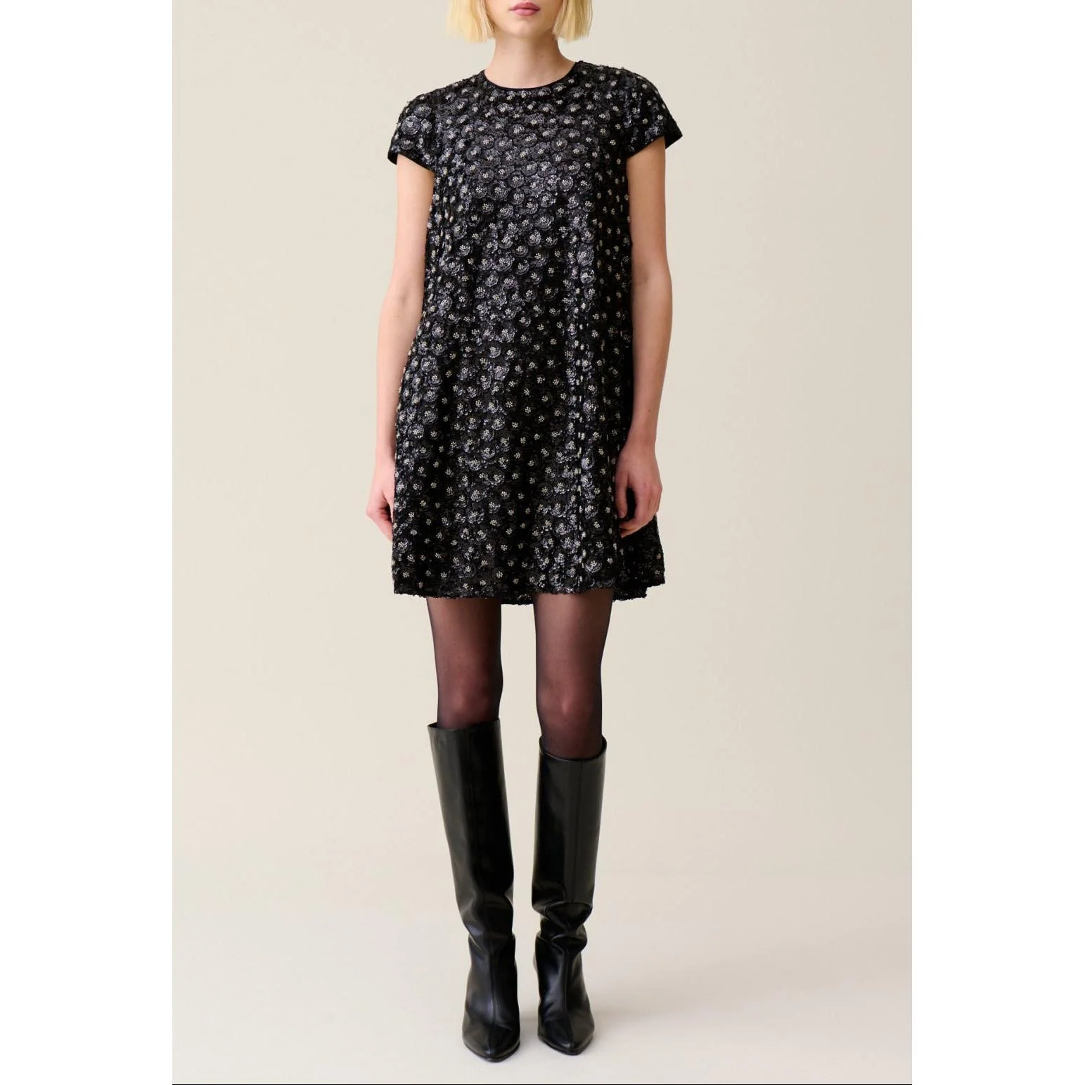 Robe Courte Babydoll Brodée - Image 3