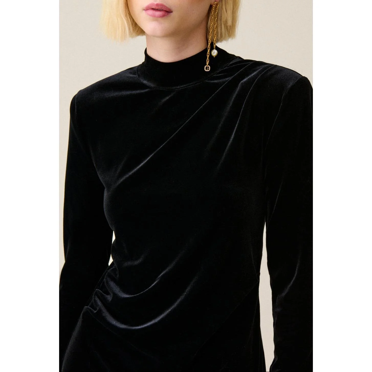 Robe Longue Cintrée Velours Noir - Image 2