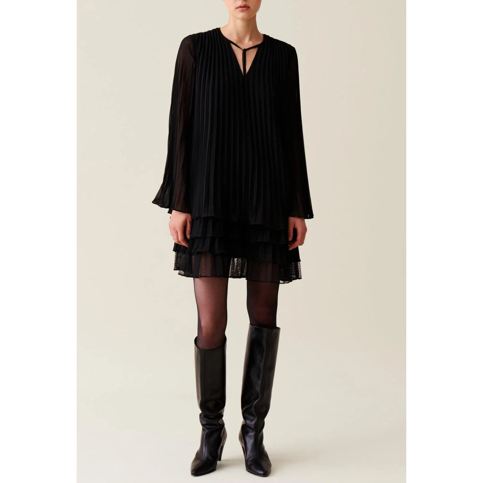 Robe Courte Noire Volantée - Image 4