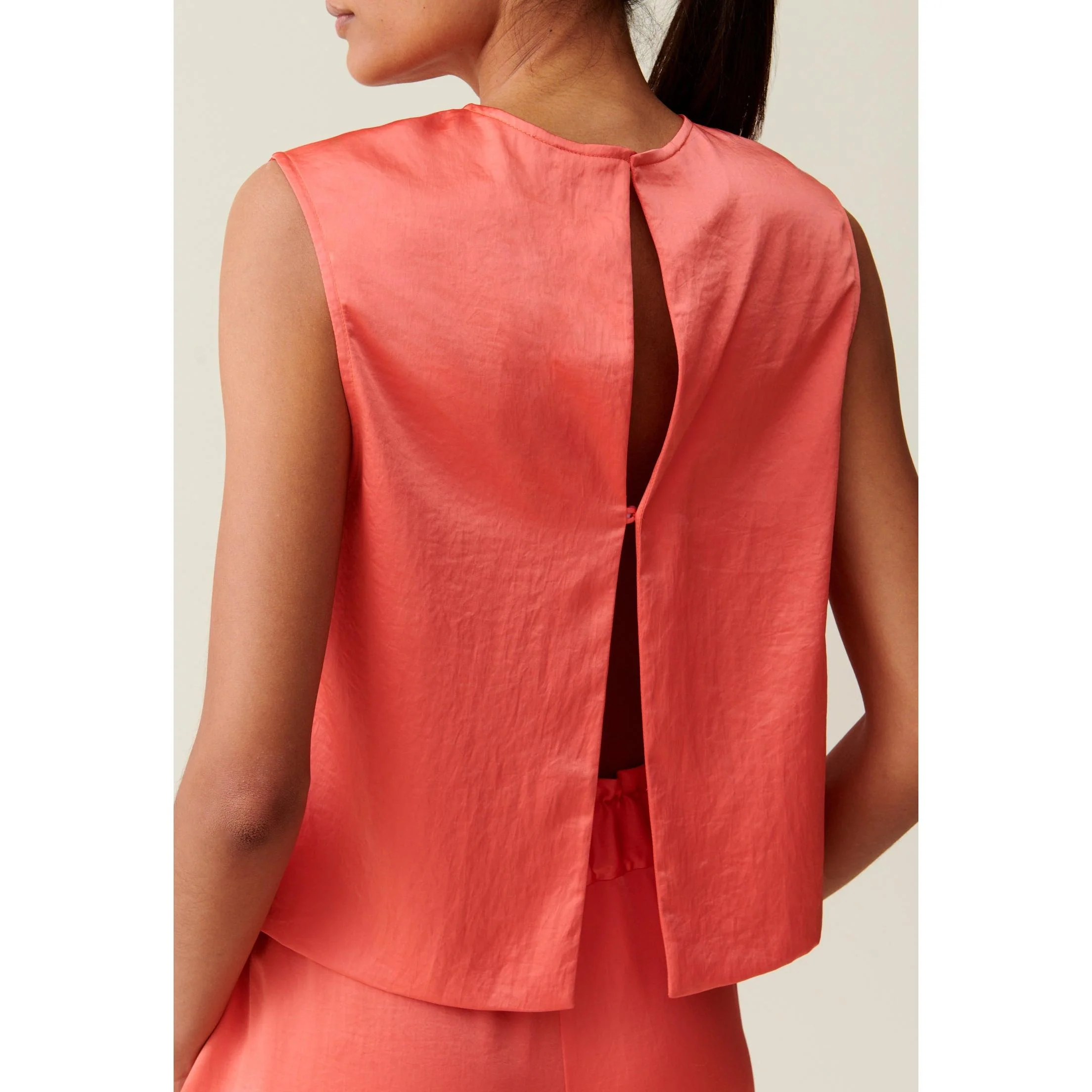 Top Sans Manches Dos Ouvert - Image 4