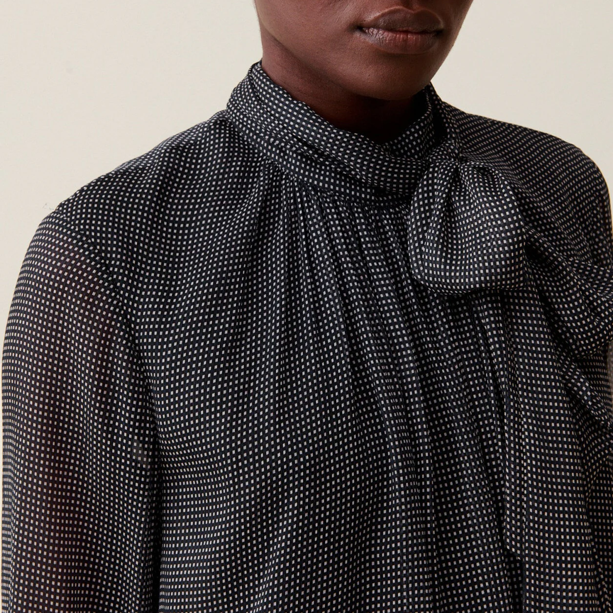 Blouse Lavallière Carreaux Fluide - Image 2
