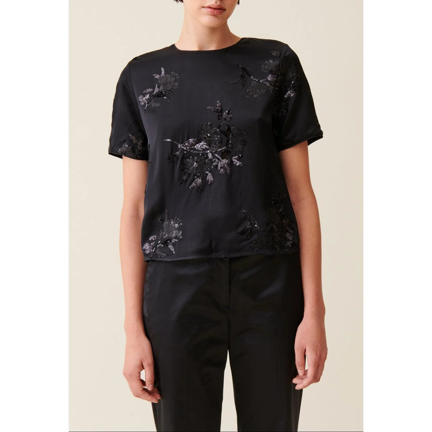 Top Noir Sequins Brodés - Image 5