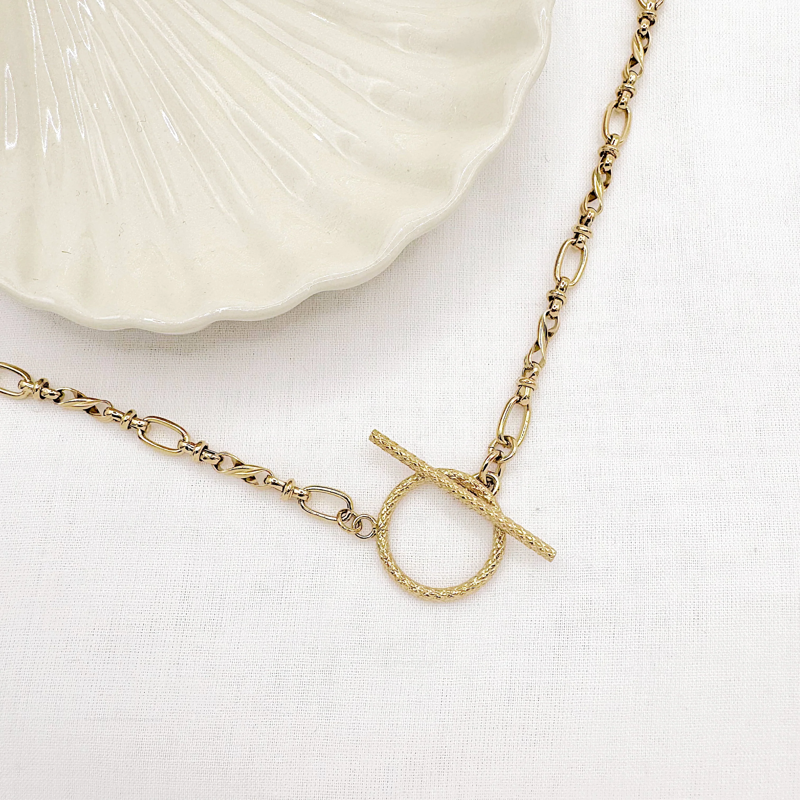 Collier Raye