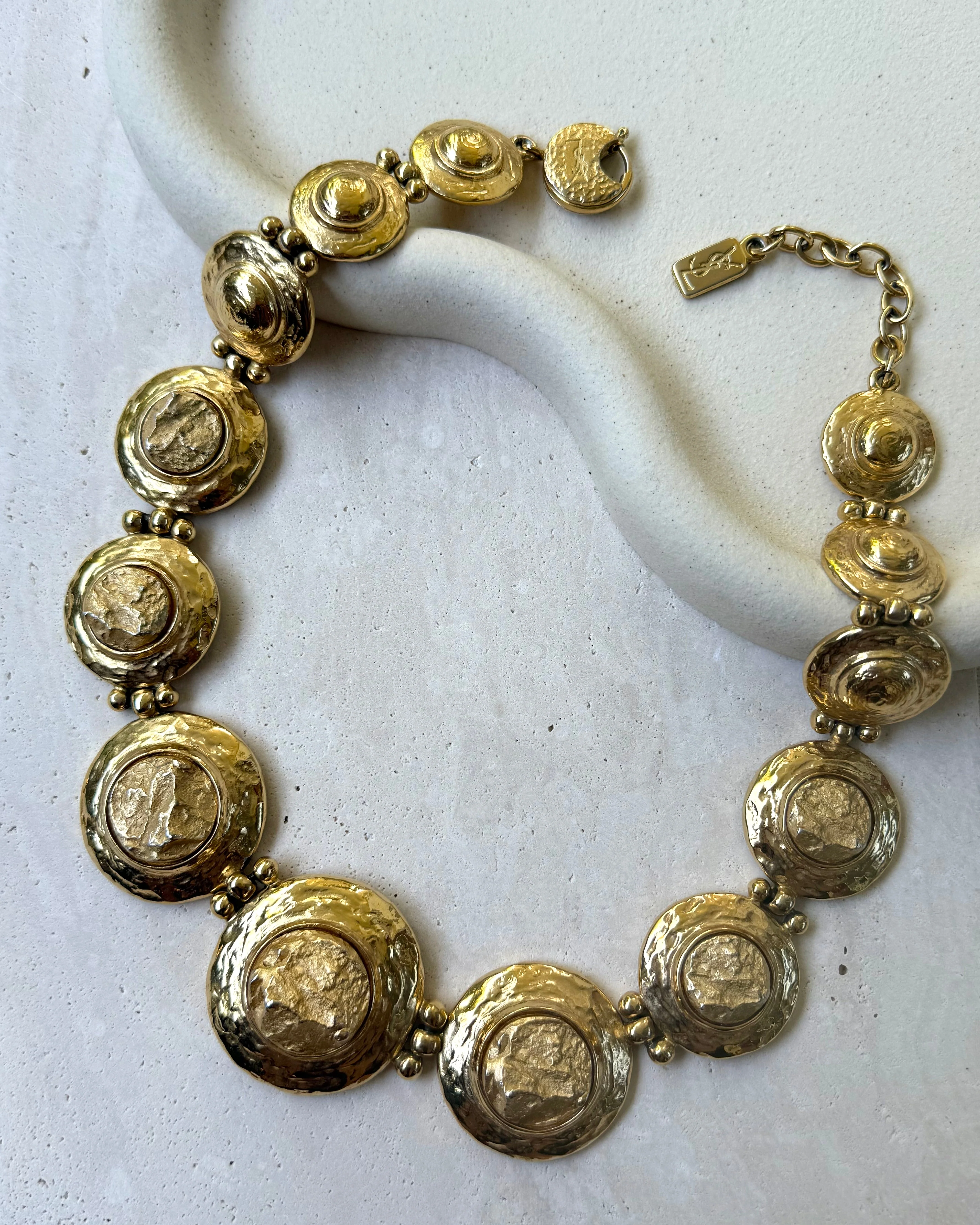 Collier Yves Saint Laurent Vintage - Relief Martelé Xxl - Image 2