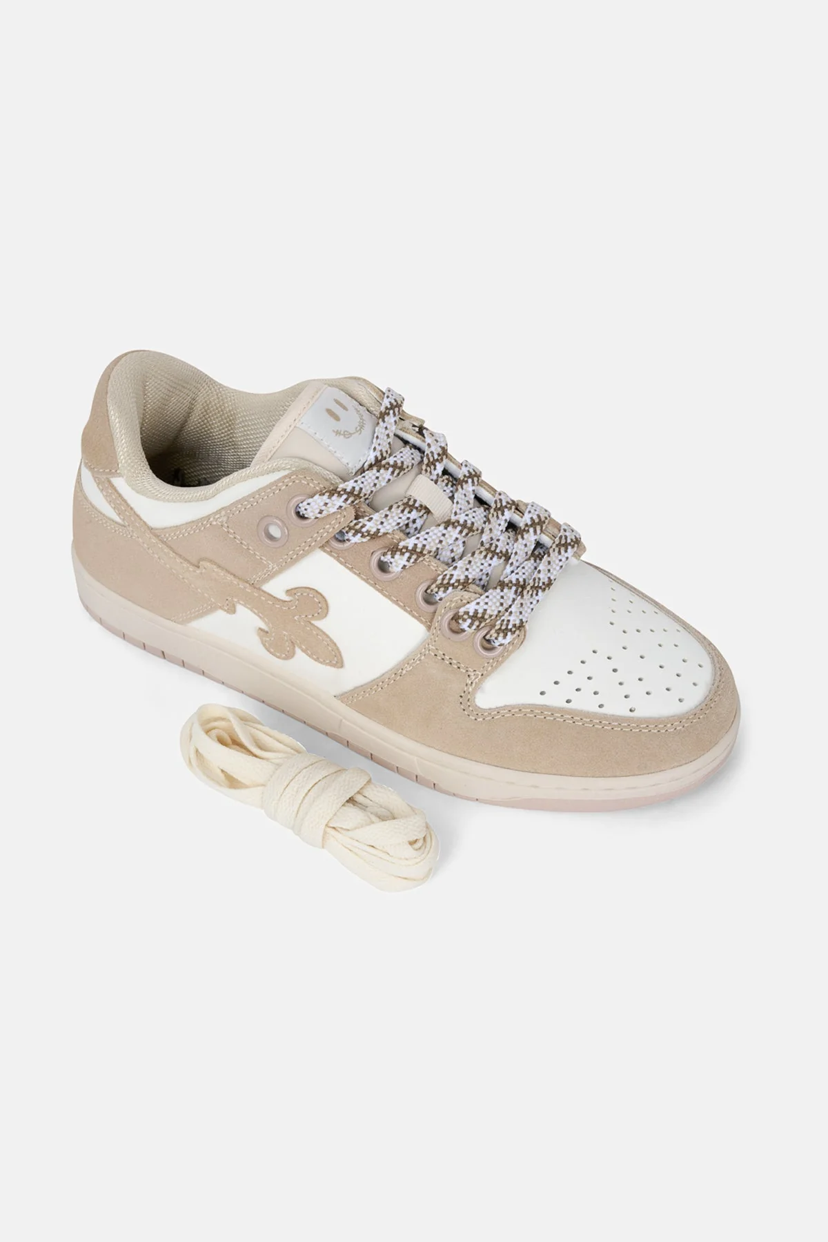 Chaussures District V3 - Latte - Image 2
