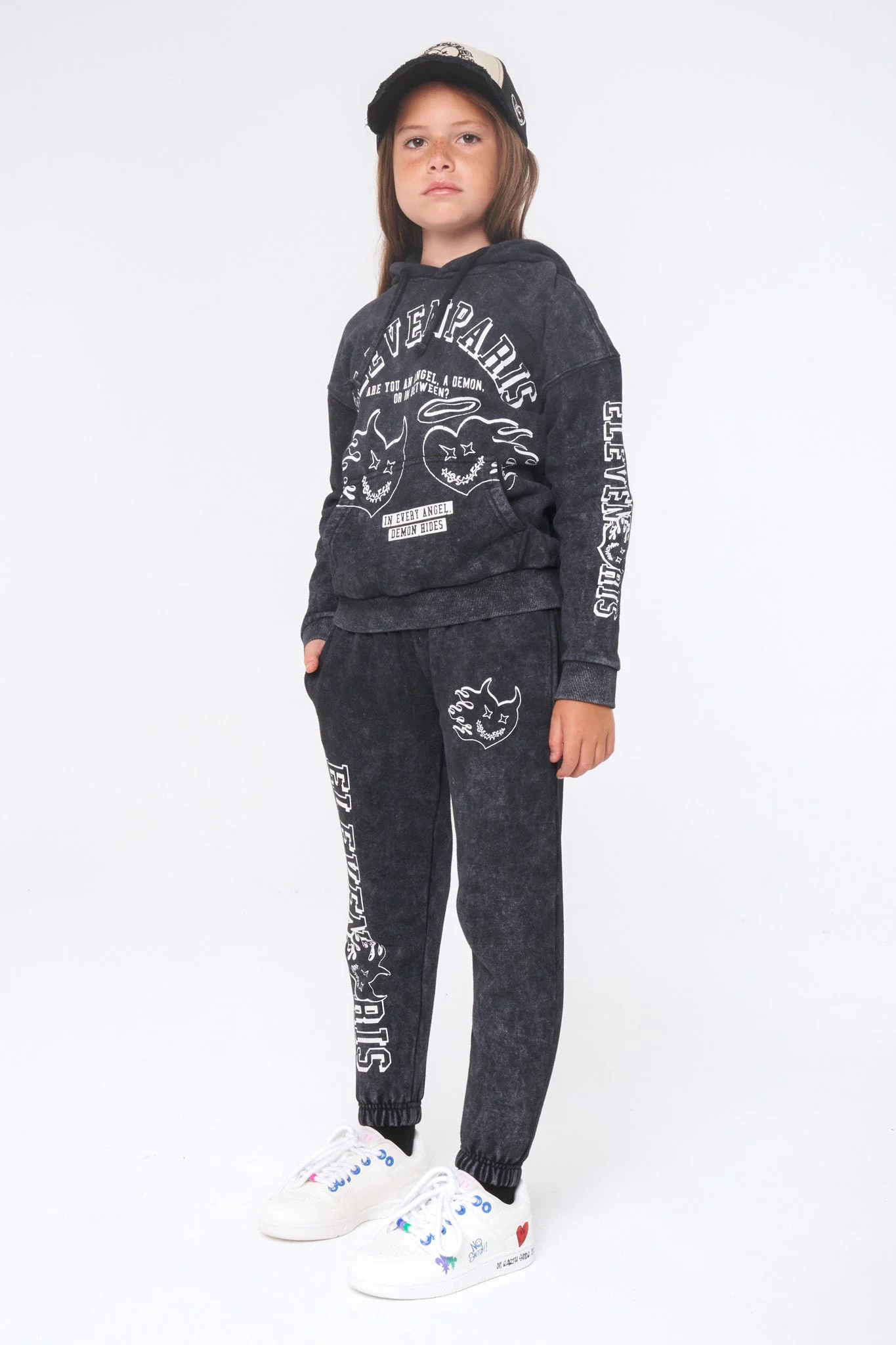 Jogging Eilish - Black Wash - Image 4