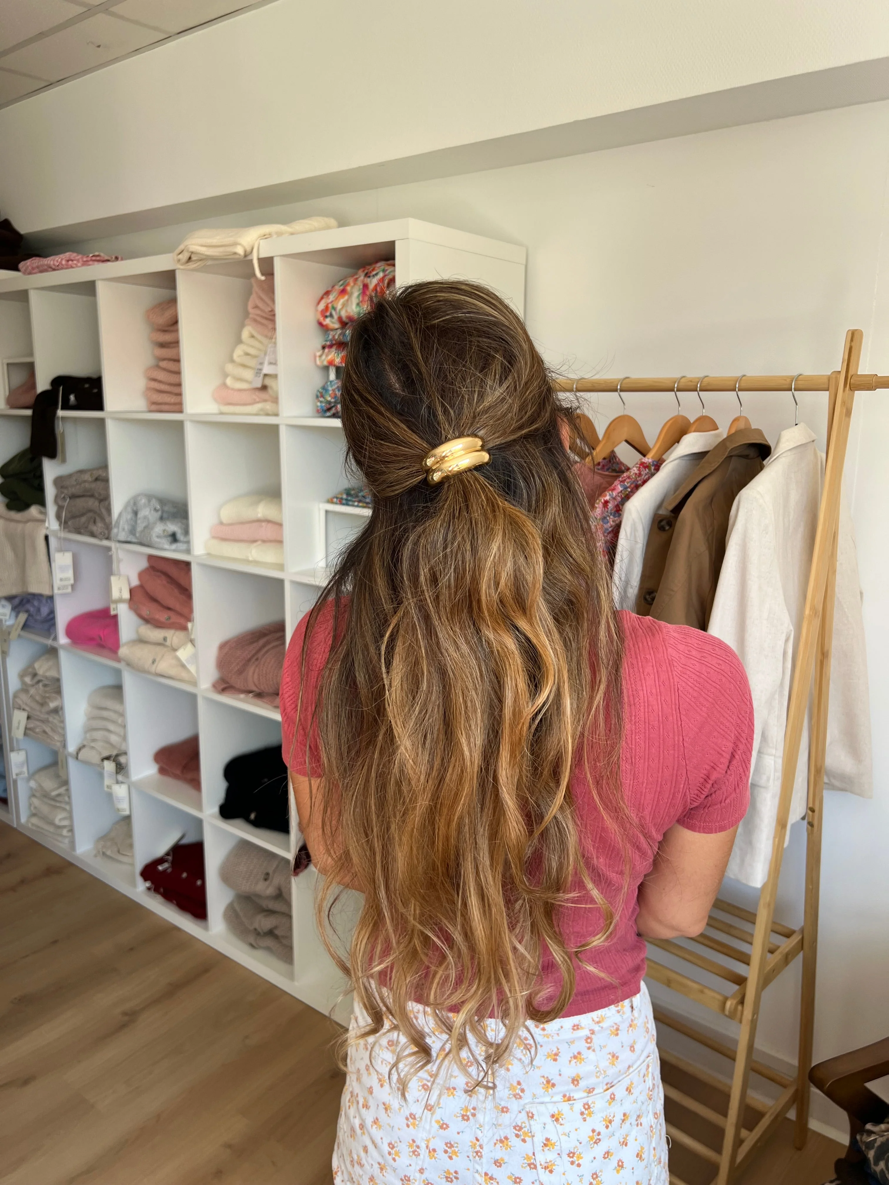 Élastique Pour Cheveux Avec Empiècement Doré - Image 3