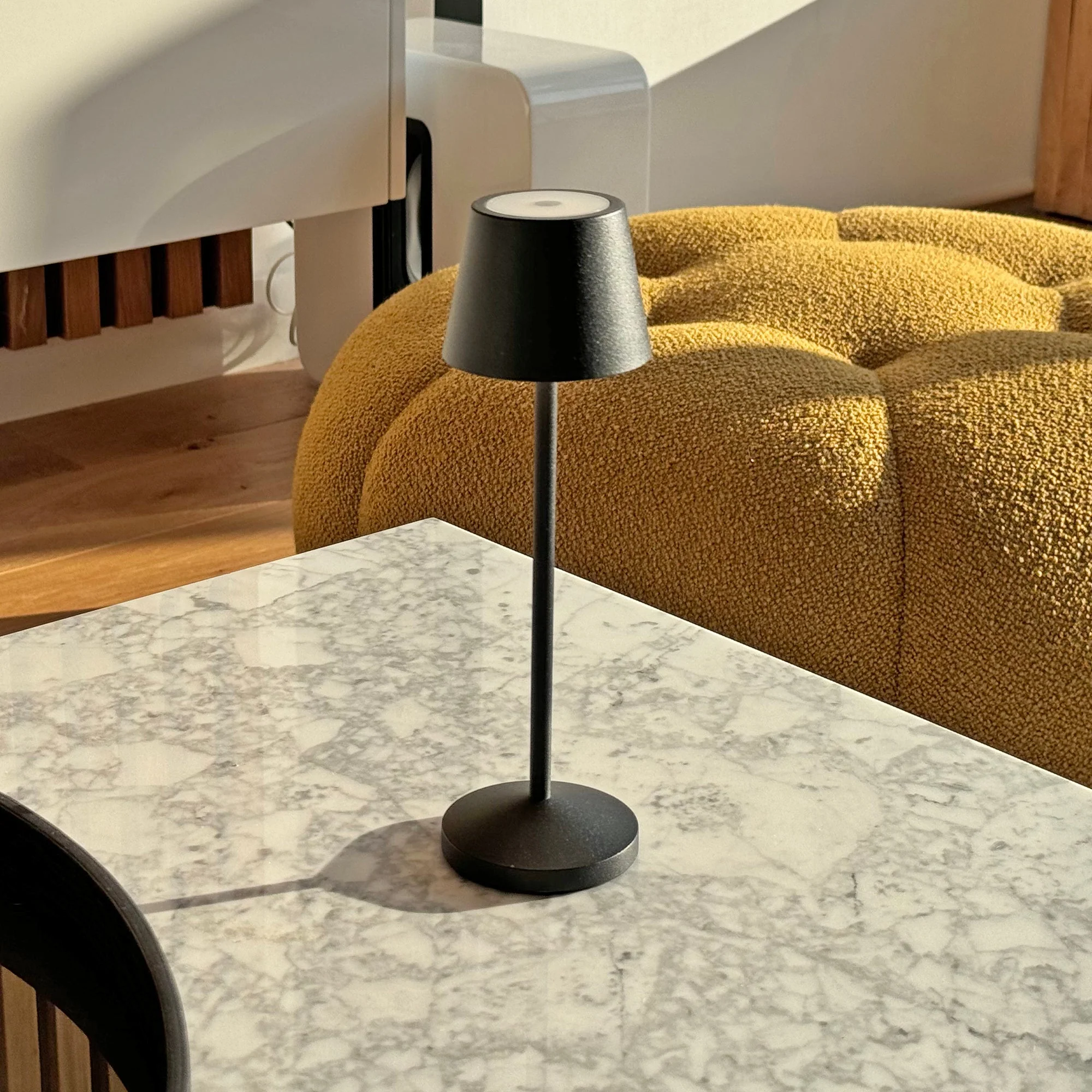 Lampe De Table Sans Fil - Emily Black - Image 4