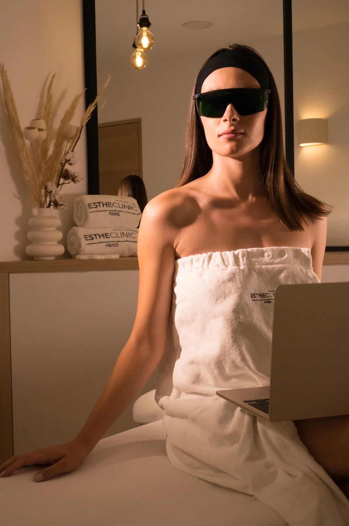 Epilation Laser - Aisselles + Maillot Intégral + Demi-Jambes + Diagnostic - 3 Séances - Image 3