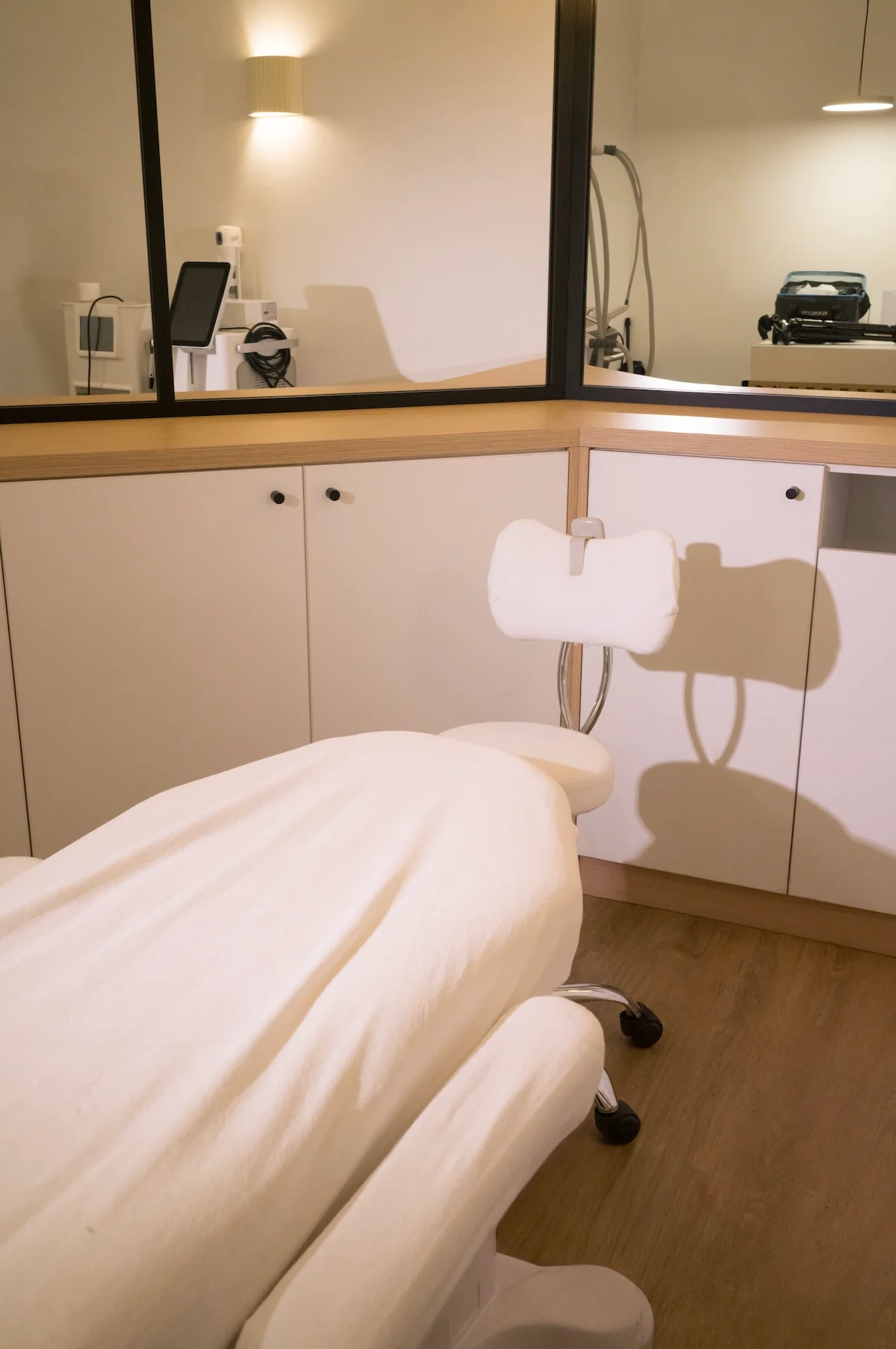 Epilation Laser - Aisselles + Maillot Intégral + Demi-Jambes + Diagnostic - 3 Séances - Image 6