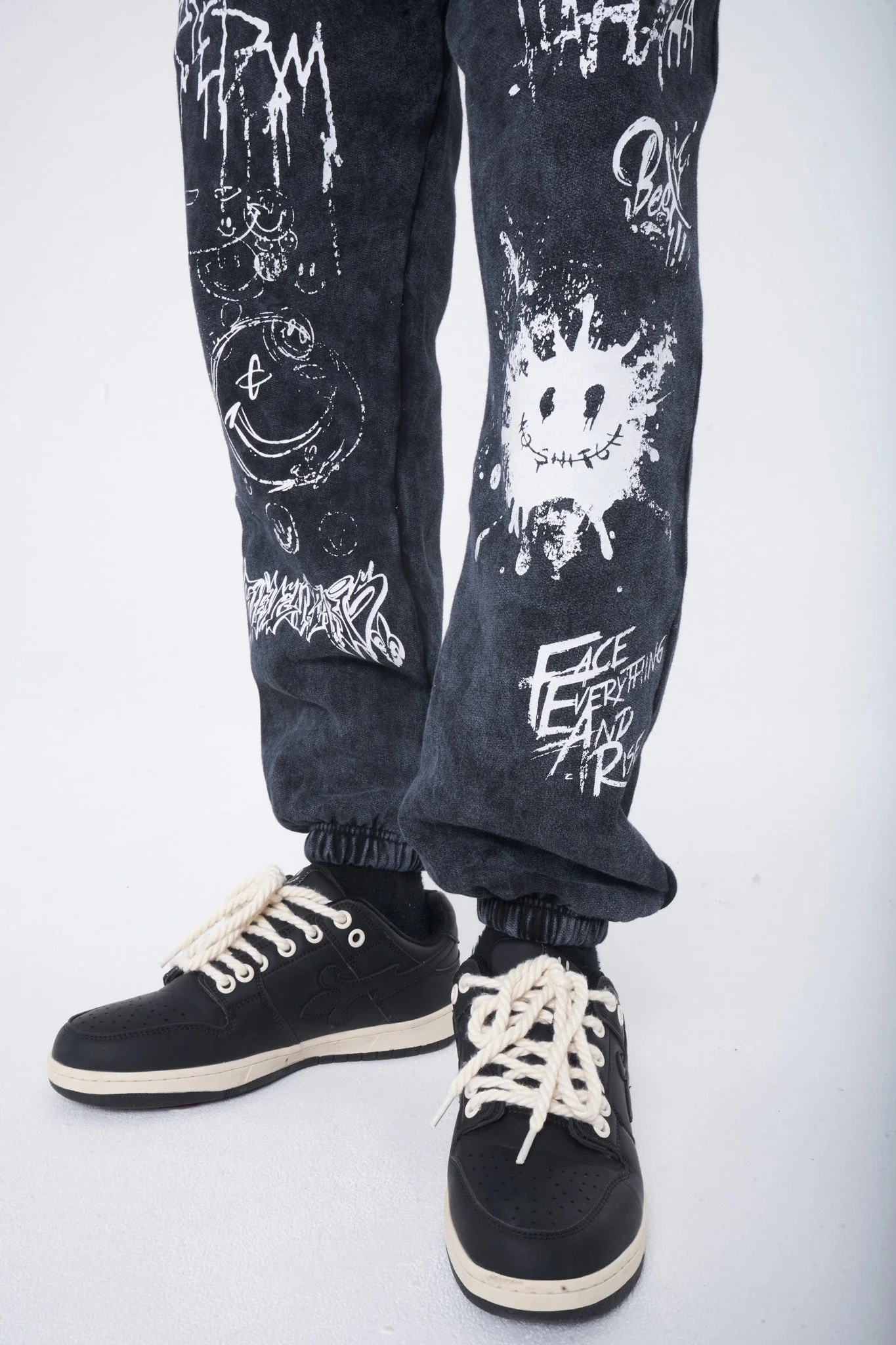Jogging Etsuko - Black Wash - Image 4