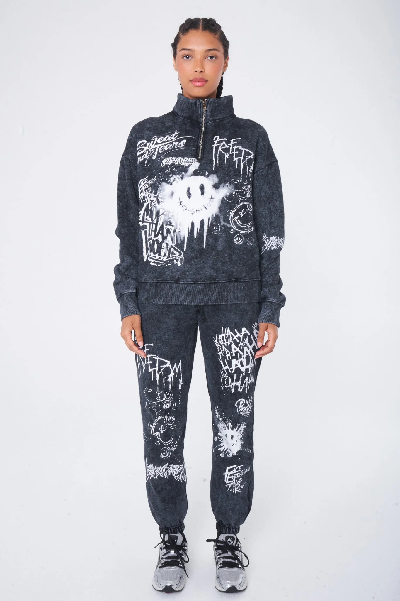 Jogging Etsuko - Black Wash - Image 5
