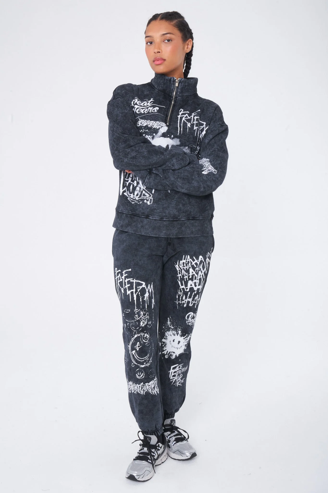 Jogging Etsuko - Black Wash - Image 6