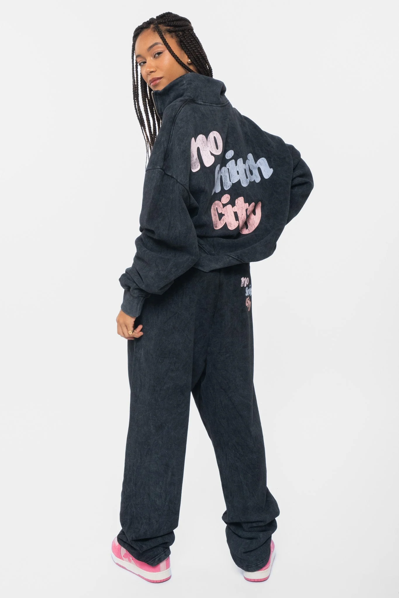 Jogging Euphoria - Black Wash - Image 4