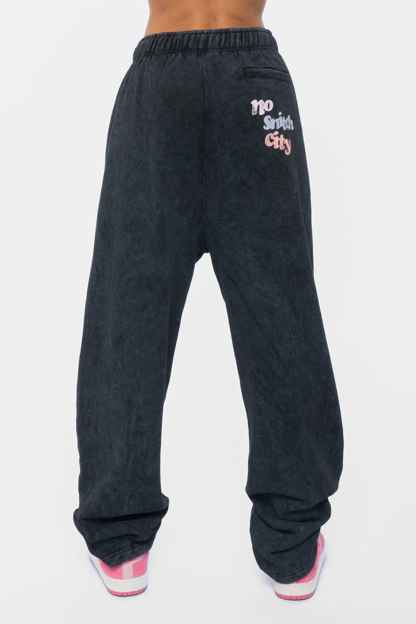 Jogging Euphoria - Black Wash - Image 6