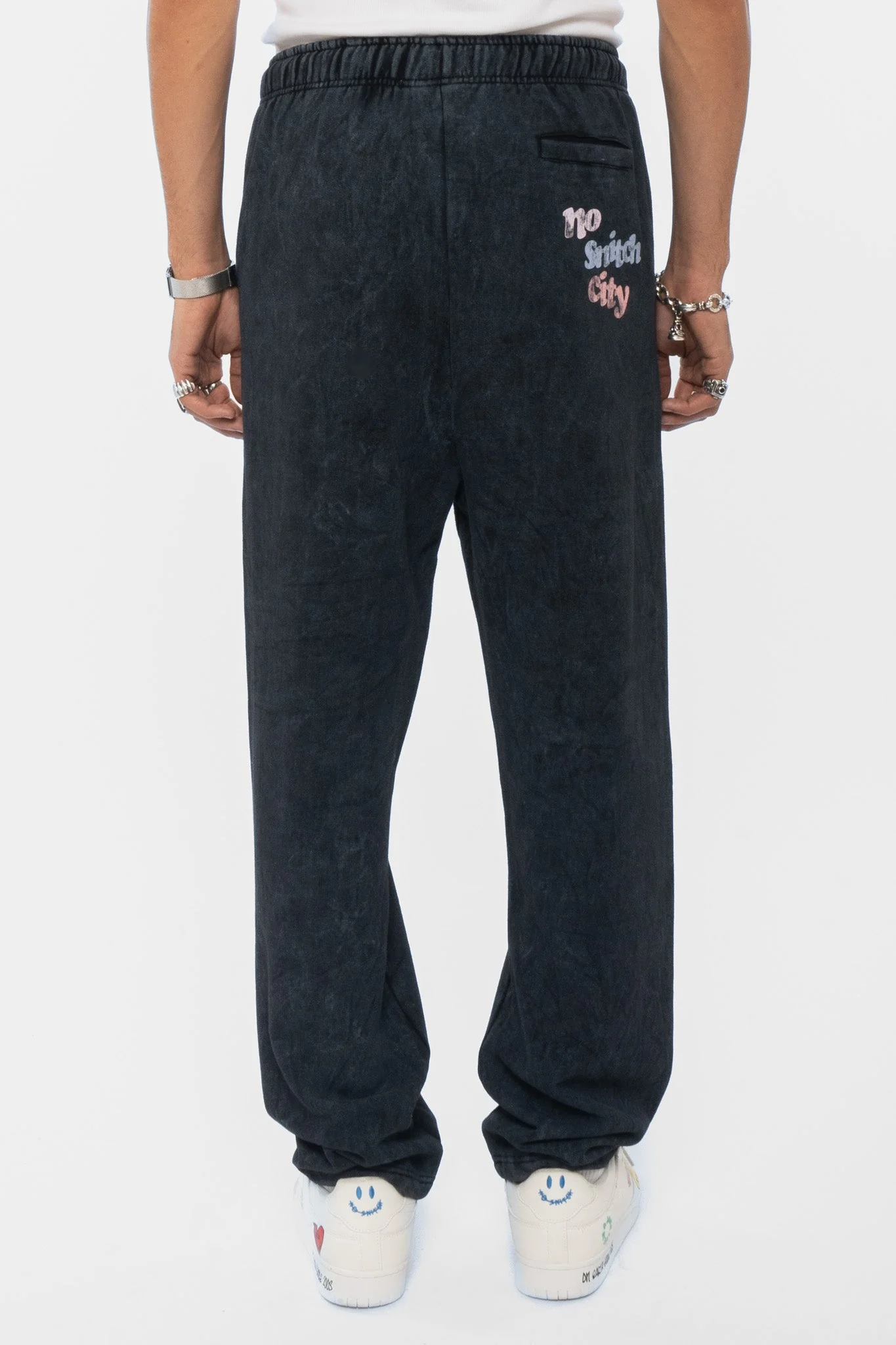 Jogging Euphoria - Black Wash - Image 8