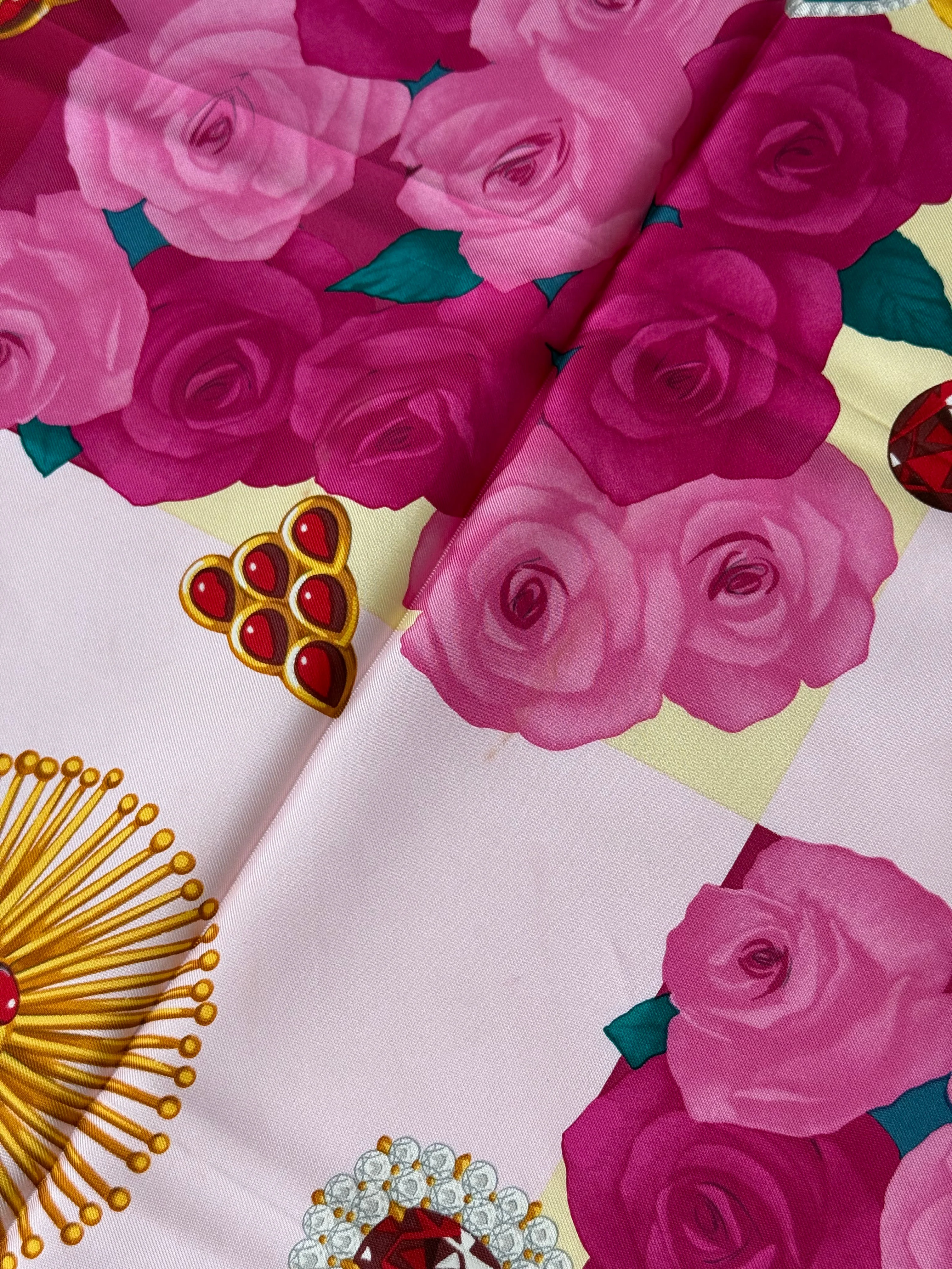 Foulard Cartier – Bouquets Et Rubis - Image 7