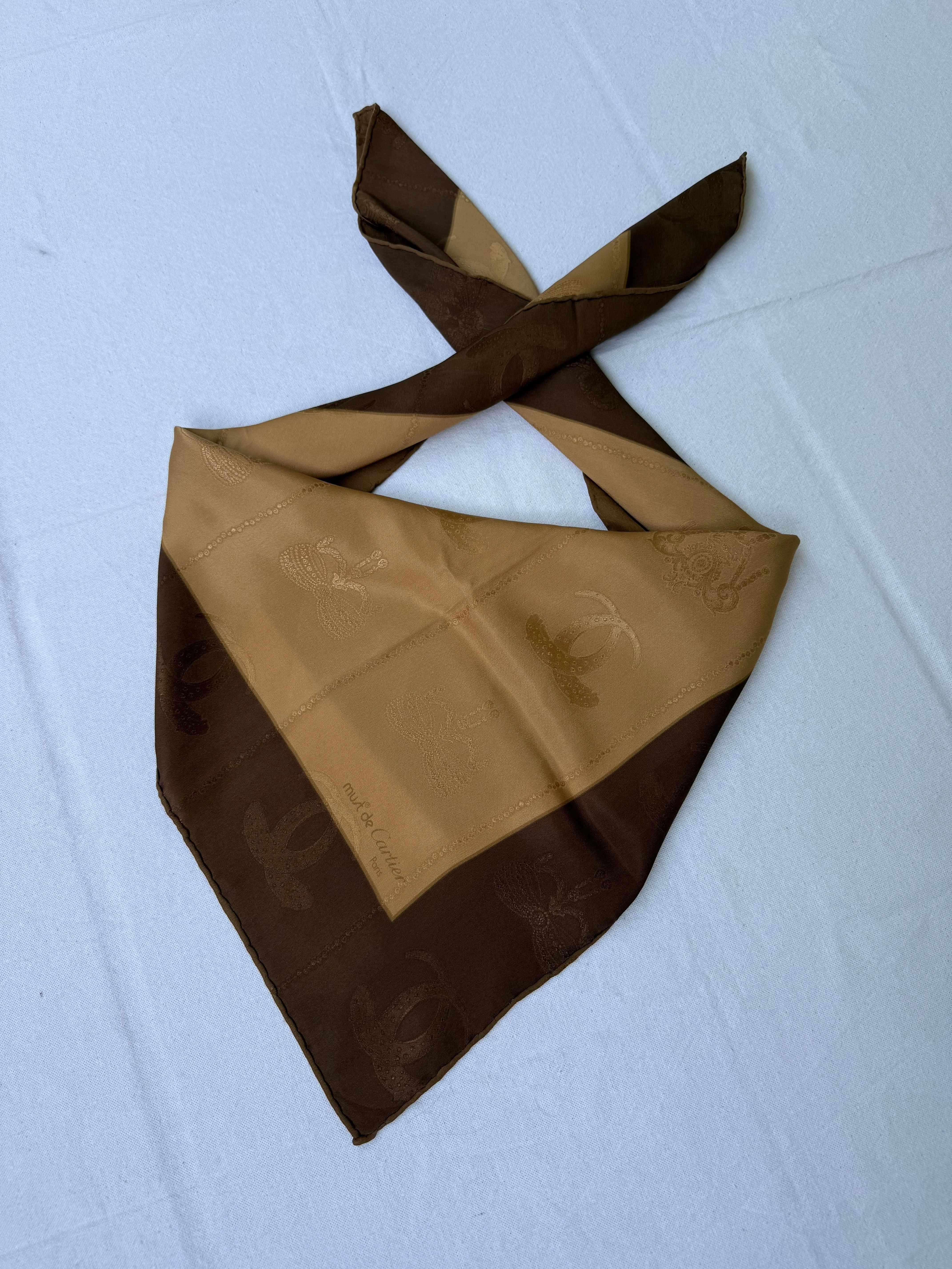Foulard Cartier – Camel Et Marron Avec Surpiqûres - Image 2