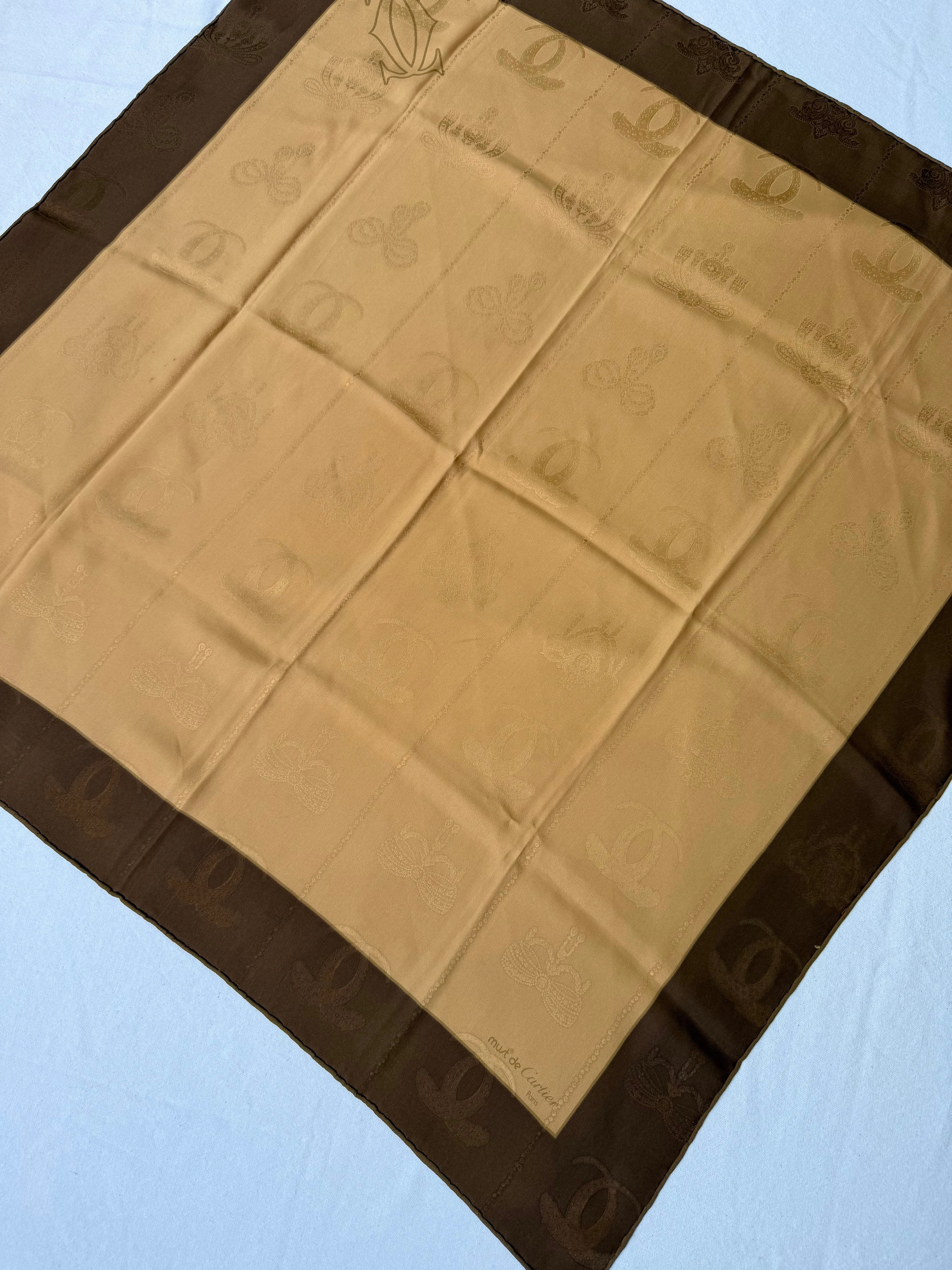 Foulard Cartier – Camel Et Marron Avec Surpiqûres - Image 3