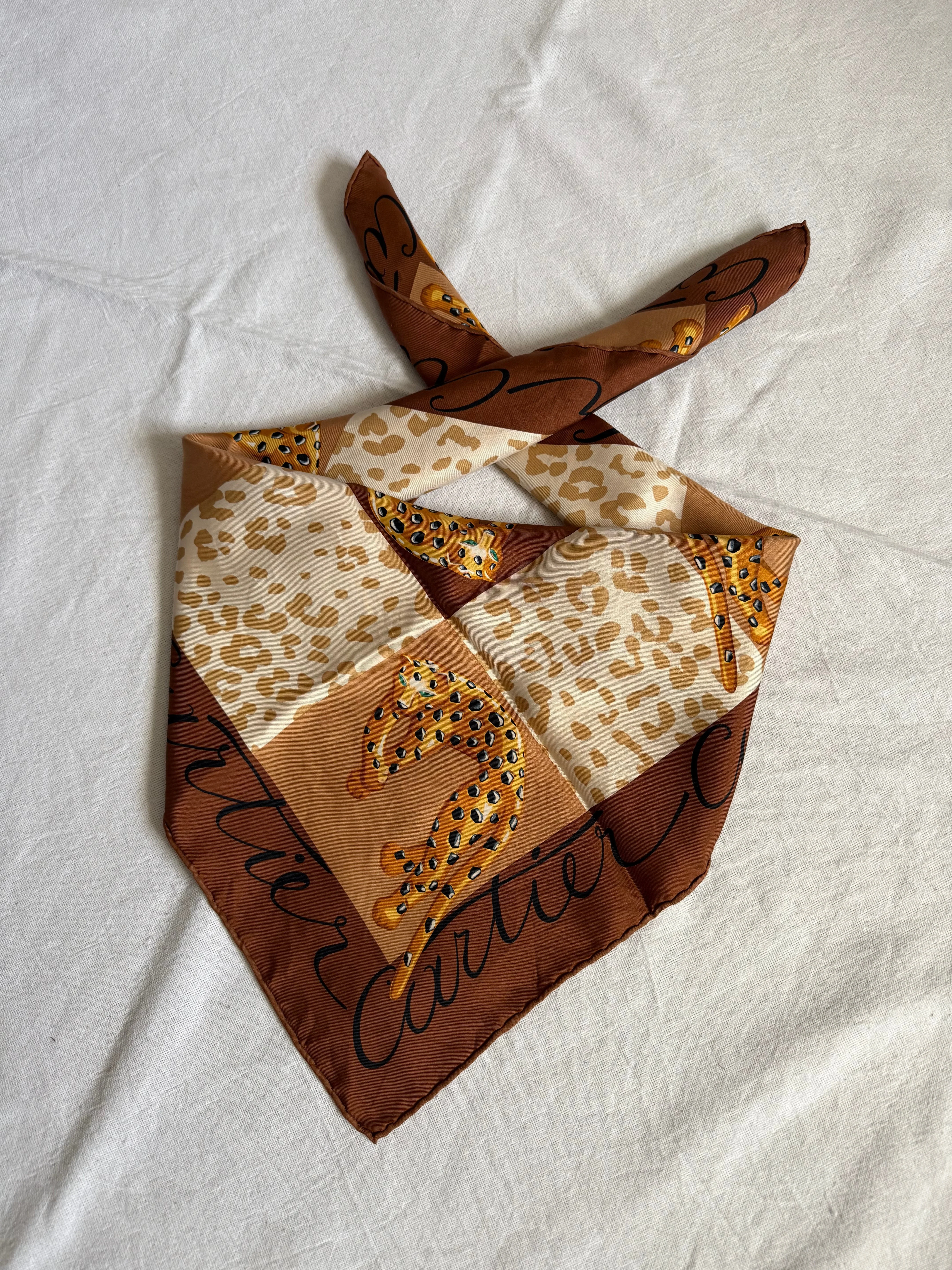 Foulard Cartier – Modèle Camel Et Panthères - Image 2