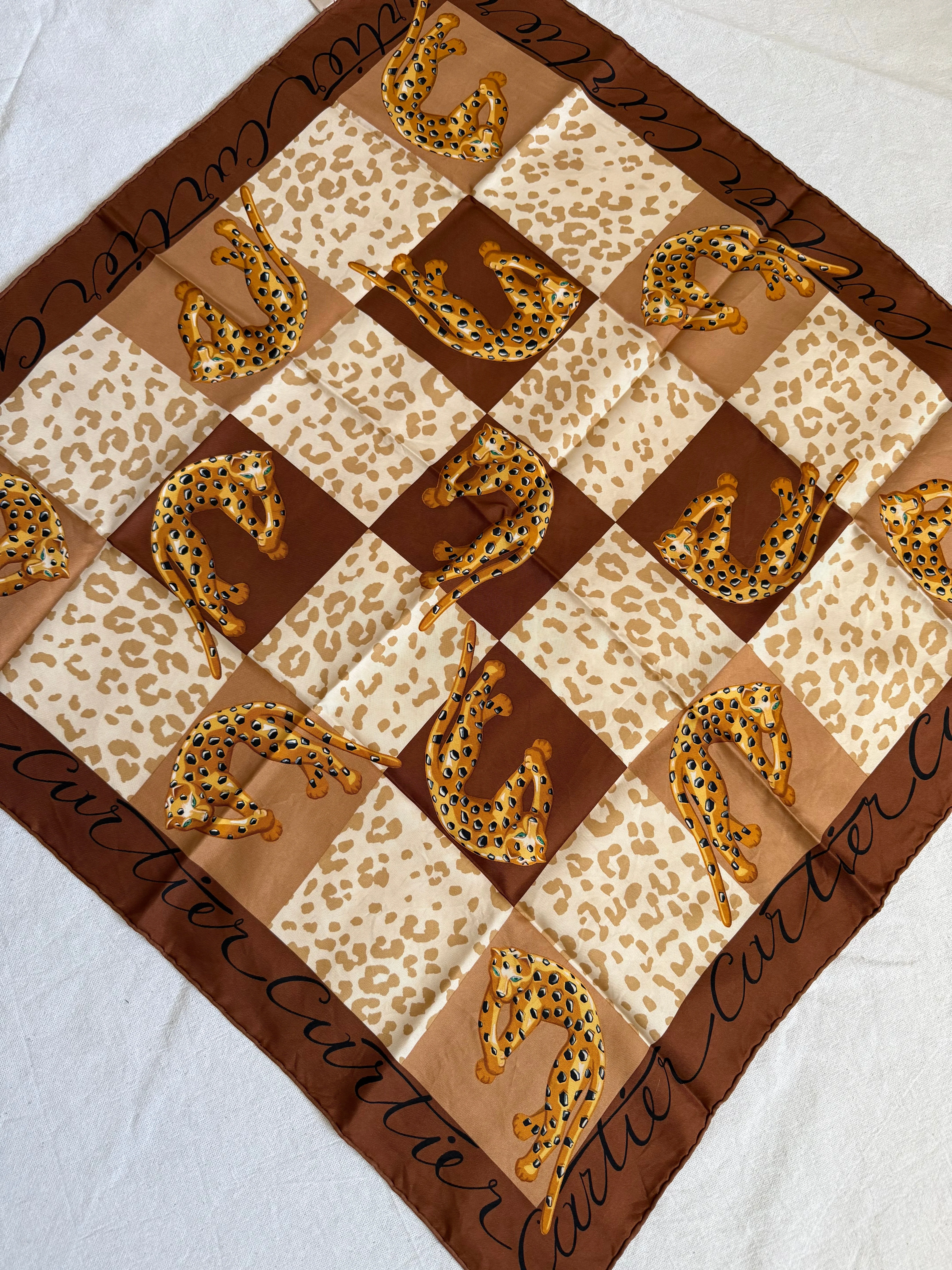 Foulard Cartier – Modèle Camel Et Panthères - Image 3