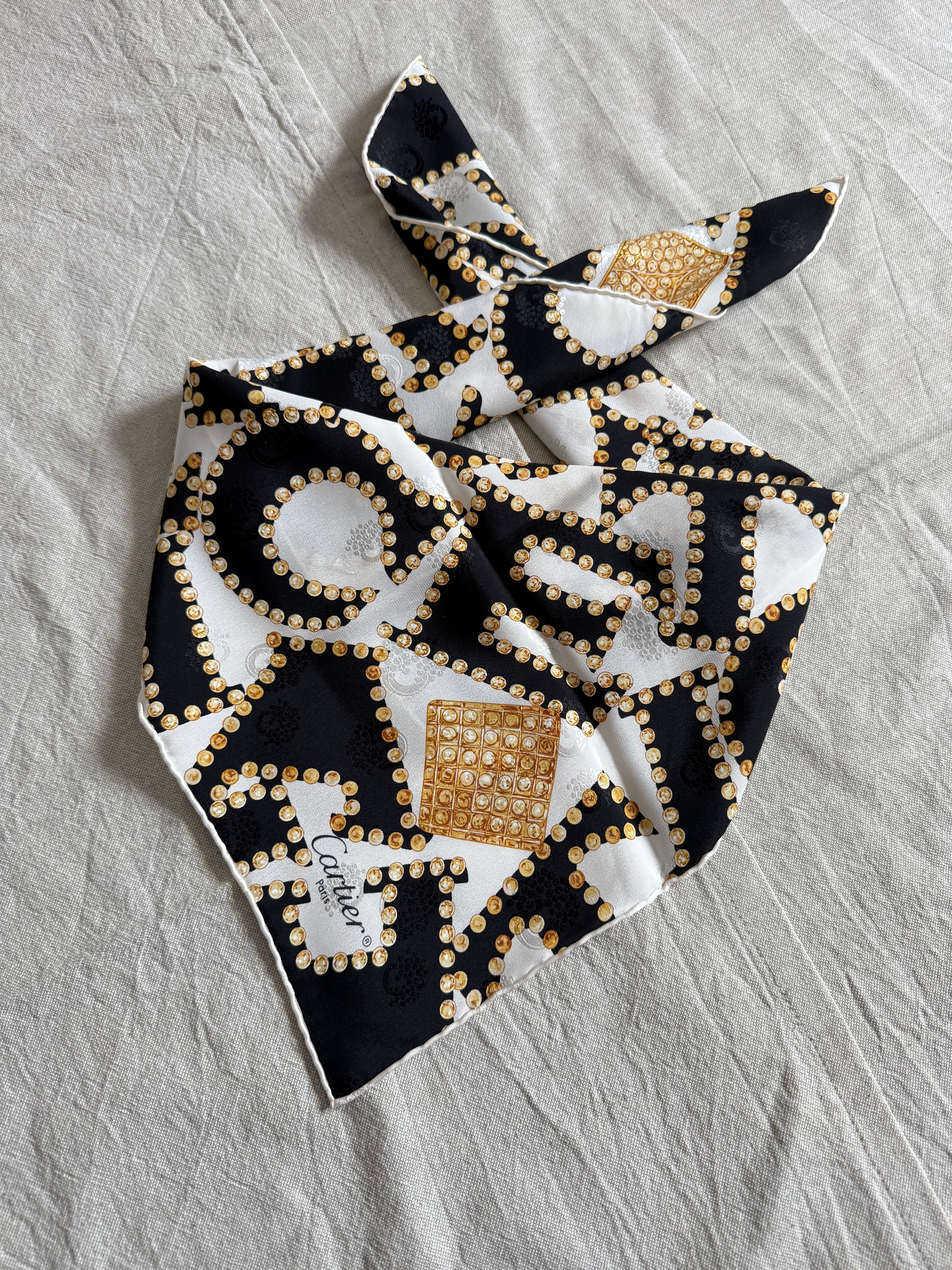 Foulard Cartier – Modèle Noir Et Blanc - Image 2